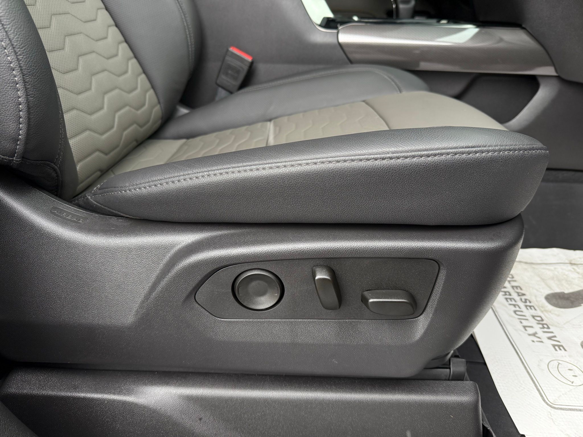 Chevrolet Silverado 1500  2025