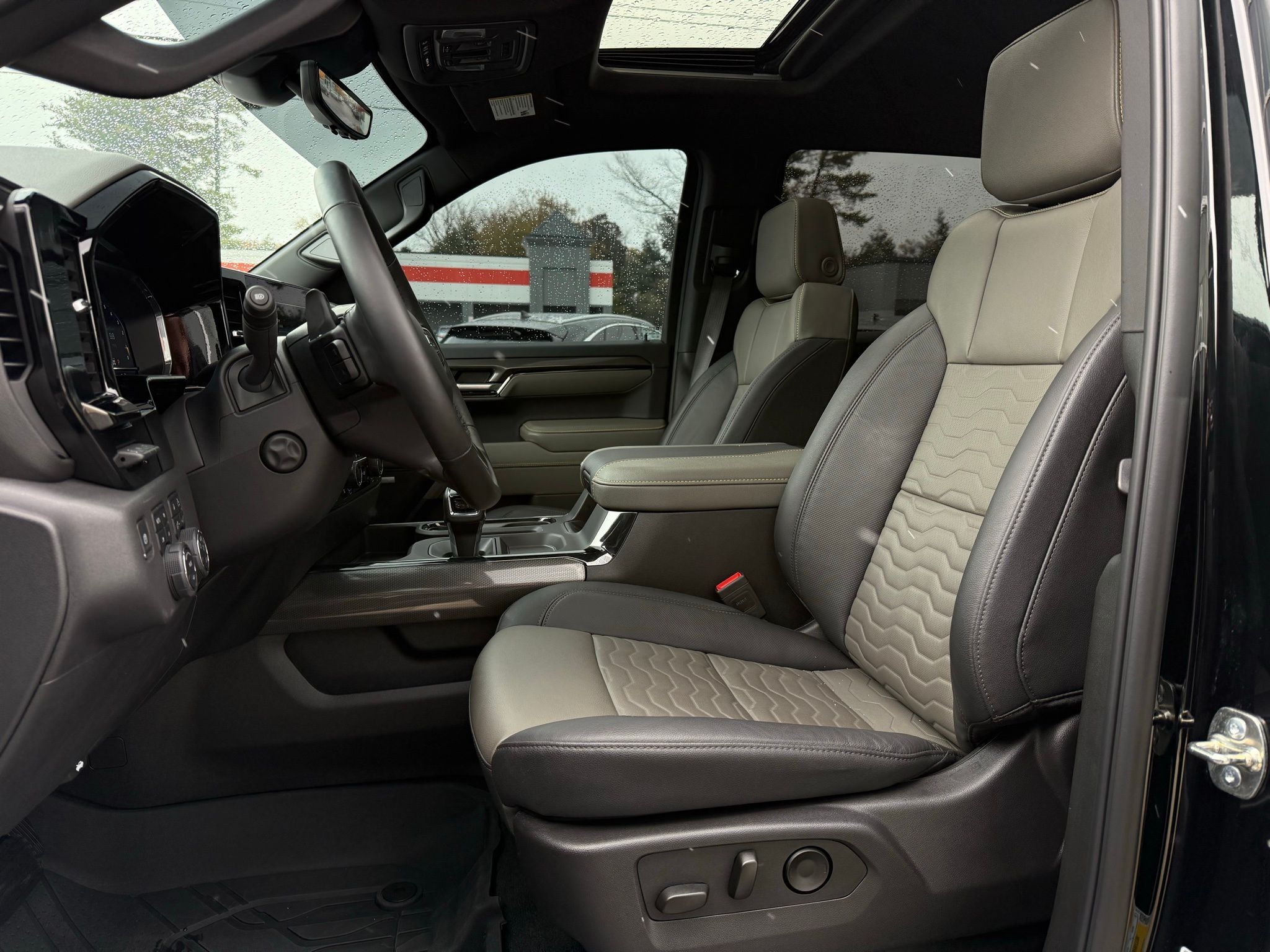 Chevrolet Silverado 1500  2025