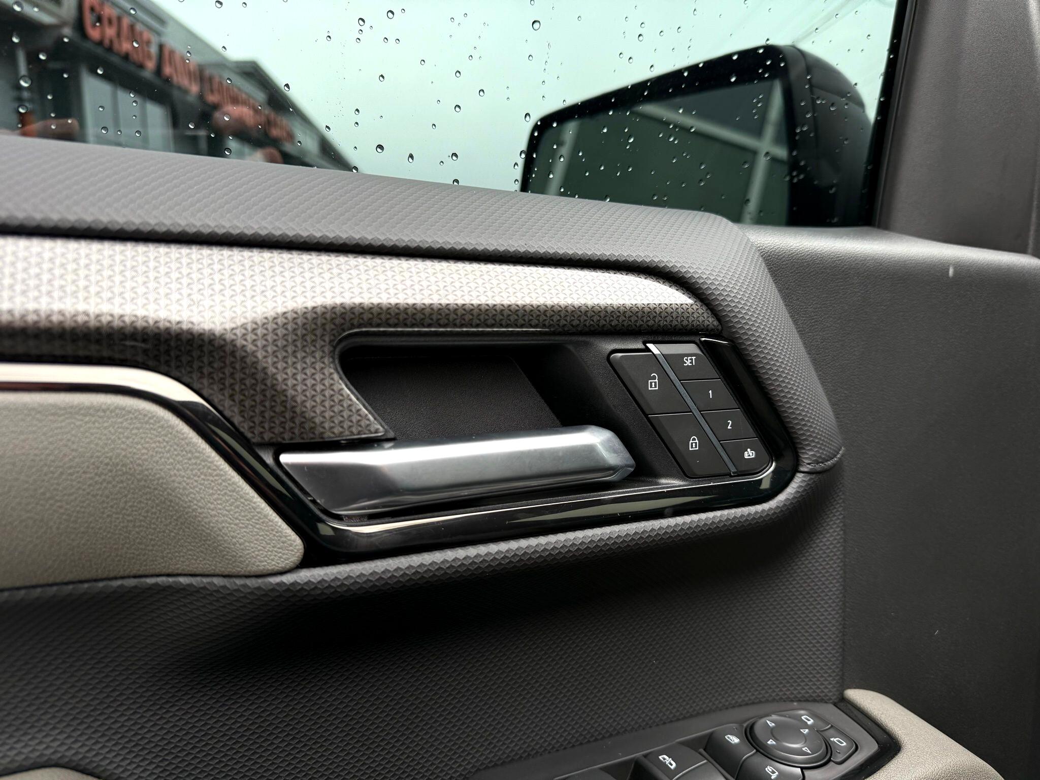 Chevrolet Silverado 1500  2025