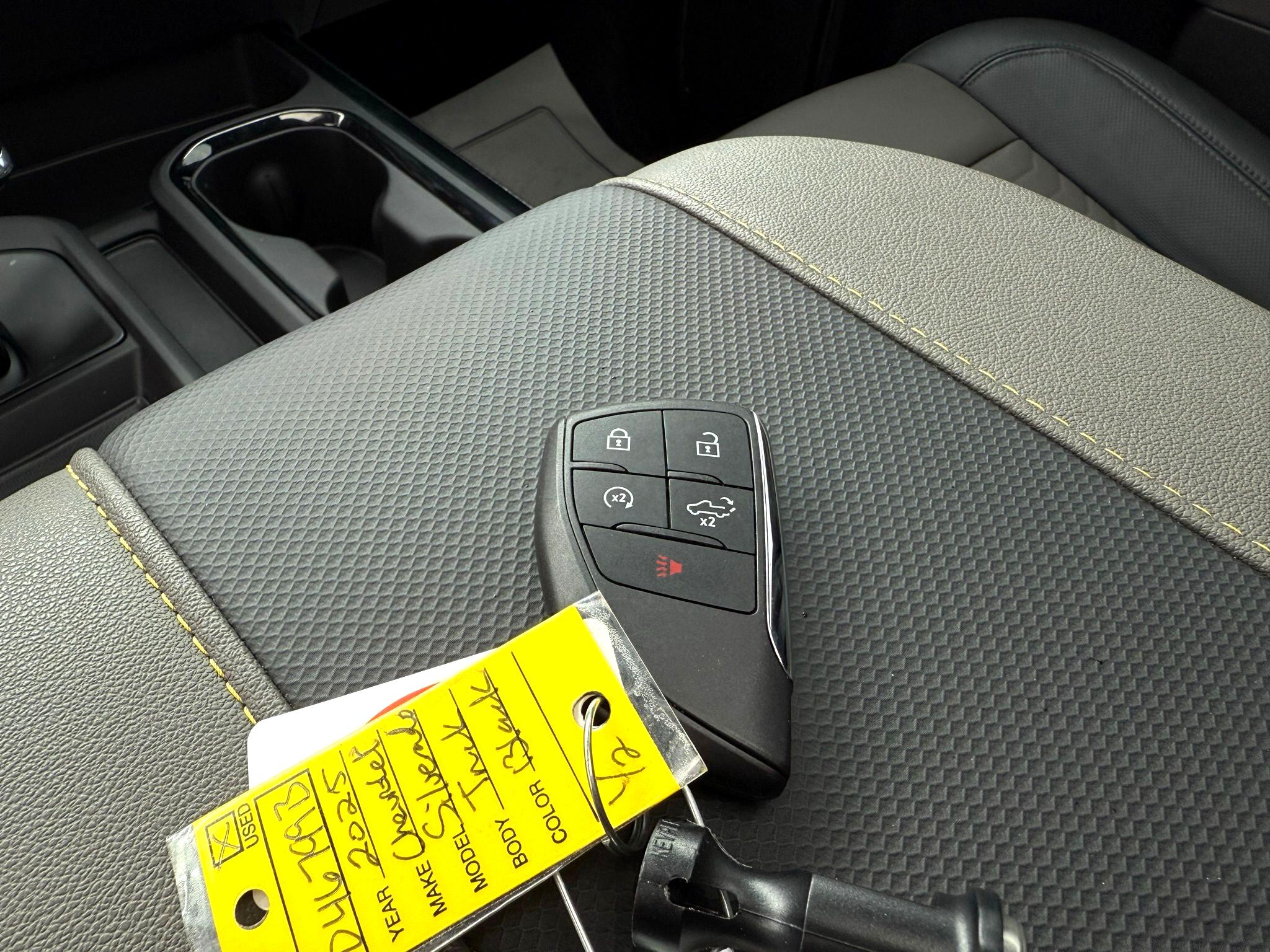 Chevrolet Silverado 1500  2025