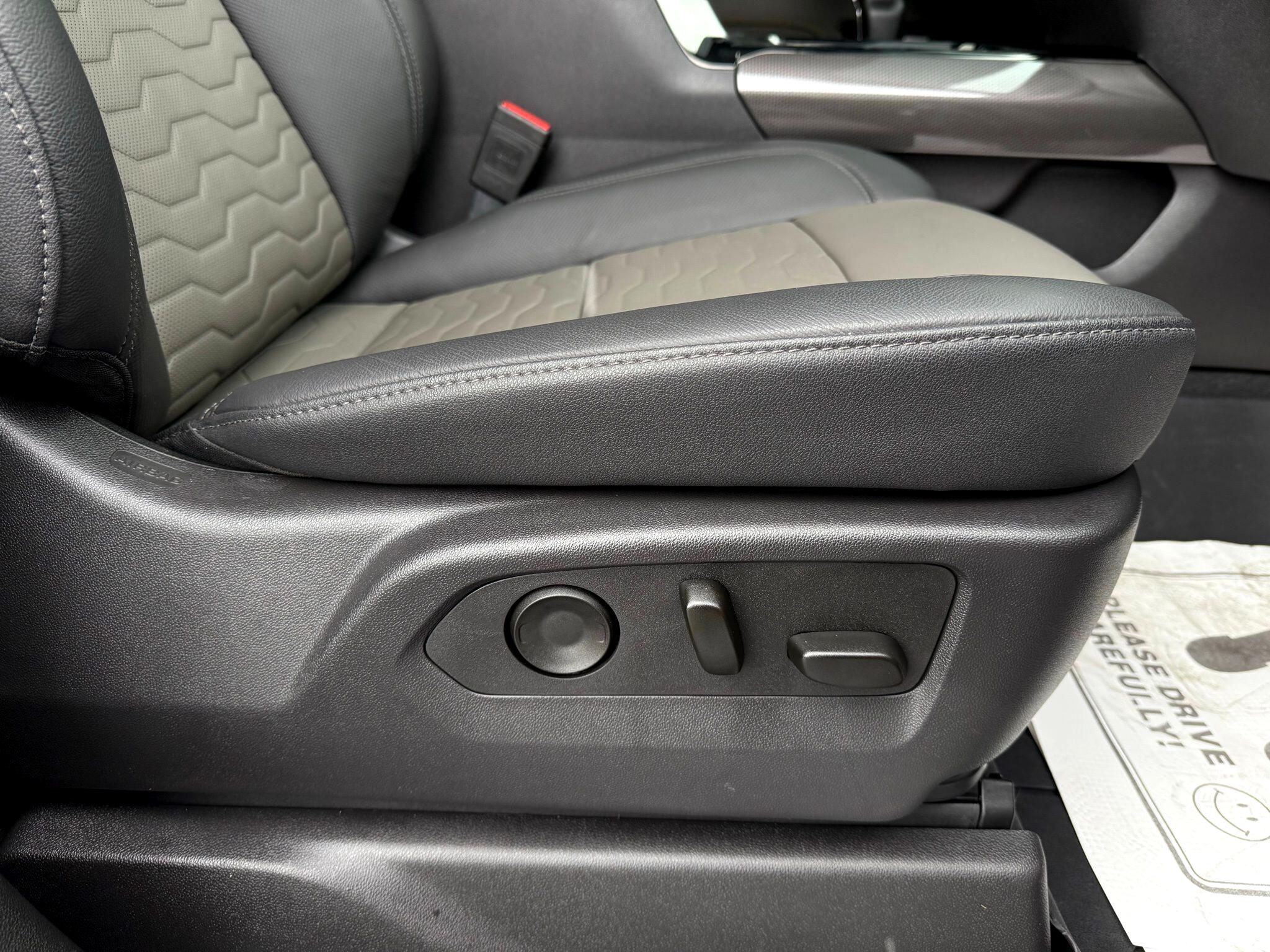 Chevrolet Silverado 1500  2025