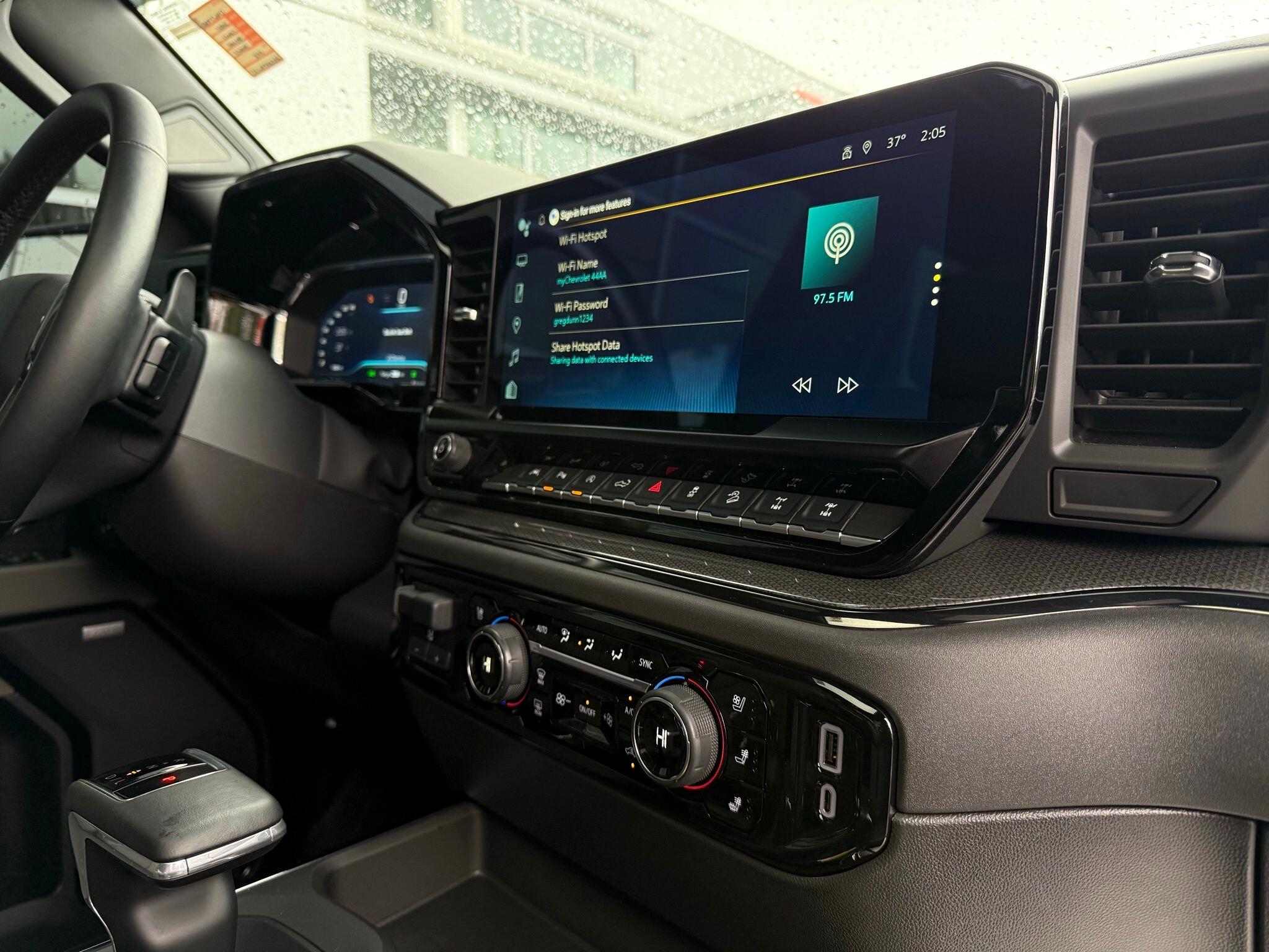 Chevrolet Silverado 1500  2025