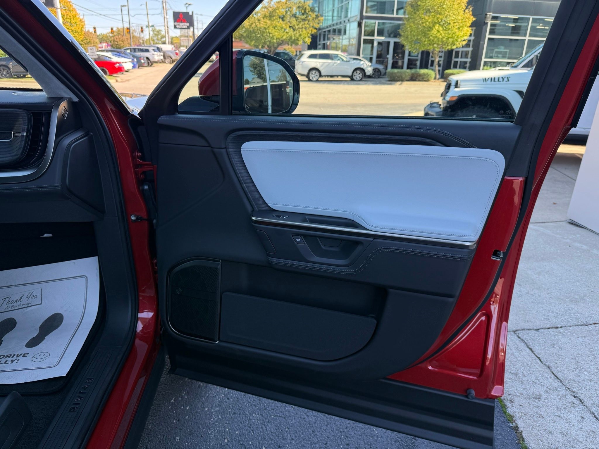 Rivian R1S  2025 Rivian R1S  2025