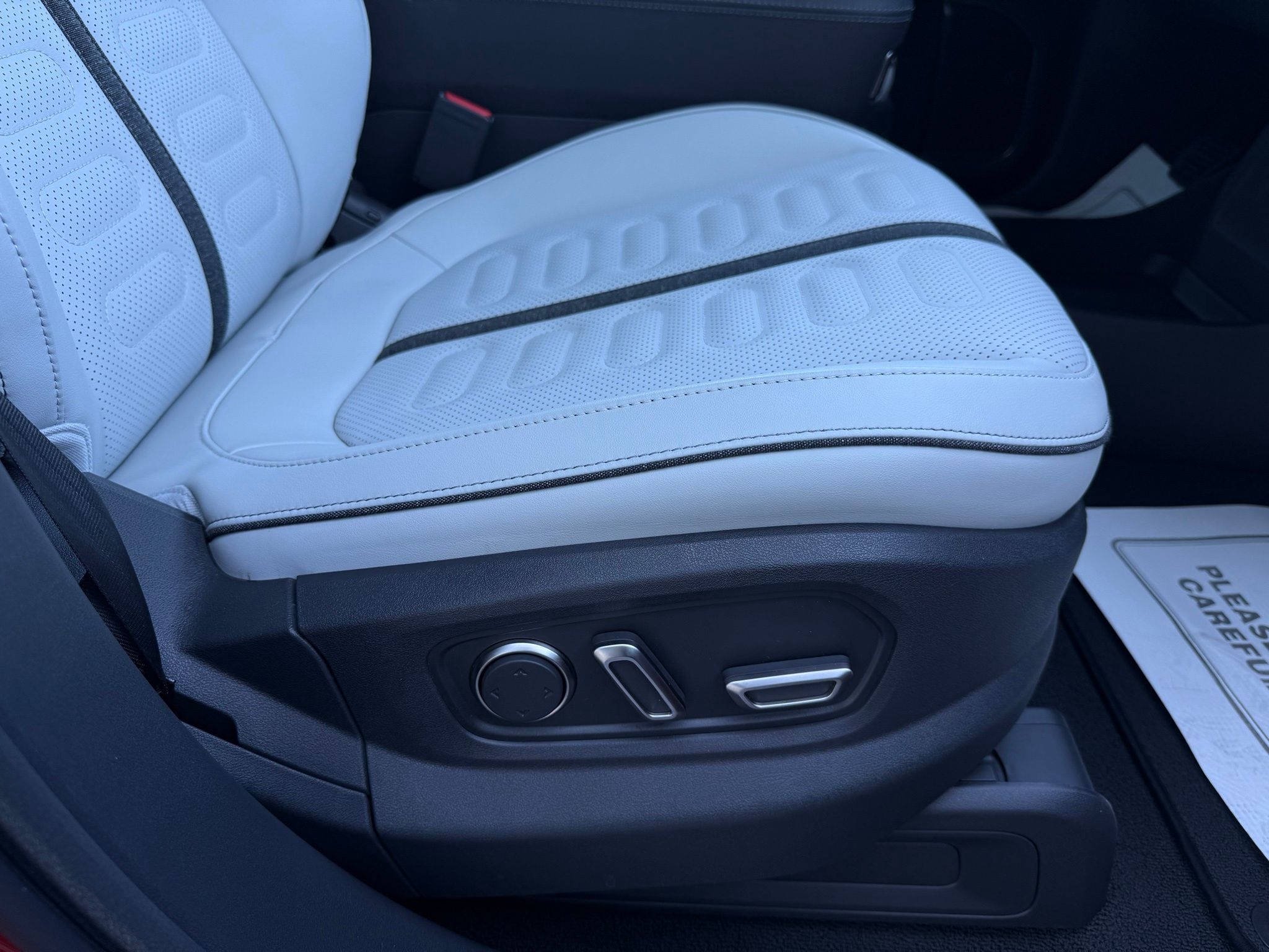 Rivian R1S  2025 Rivian R1S  2025