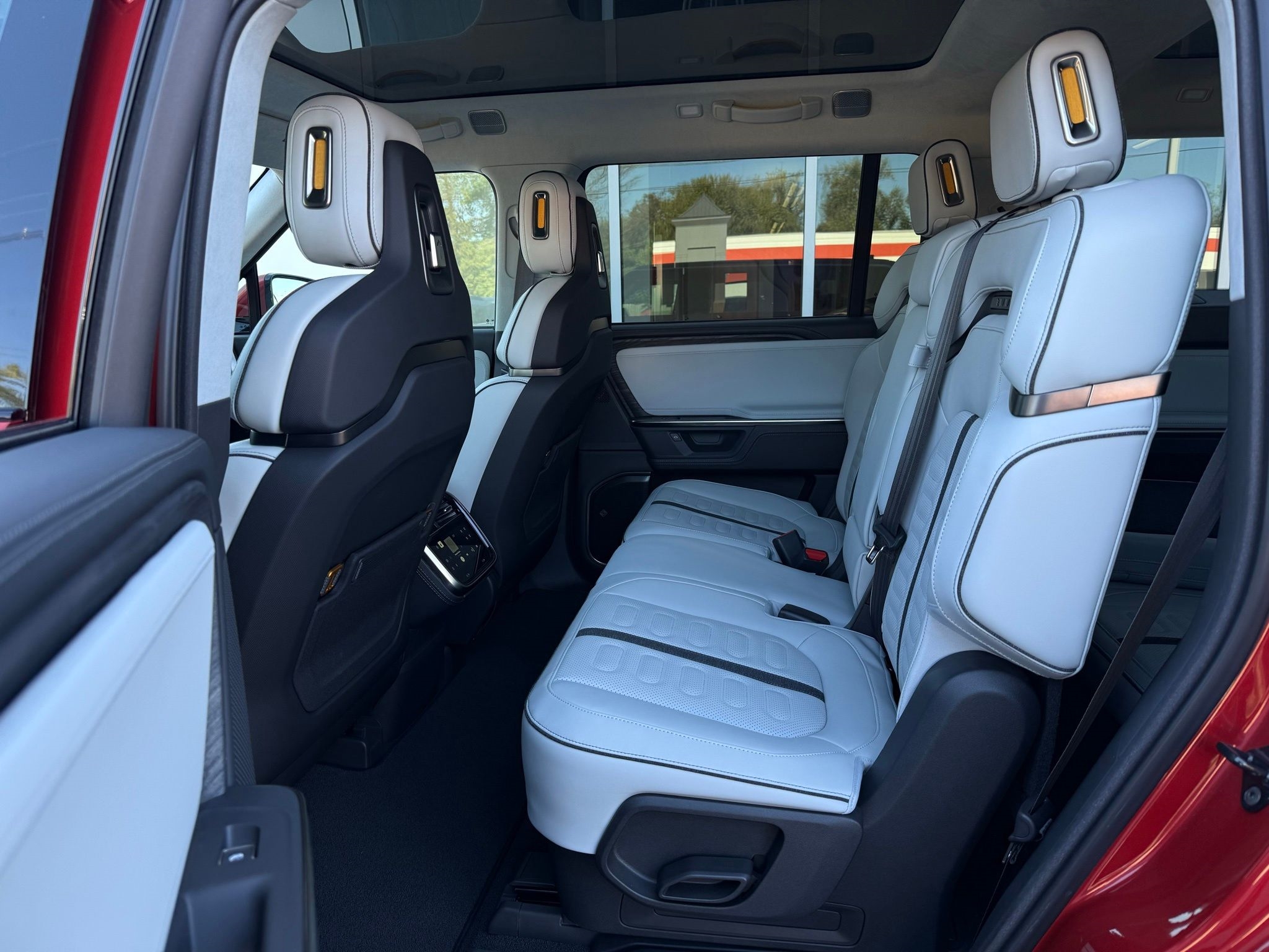 Rivian R1S  2025 Rivian R1S  2025