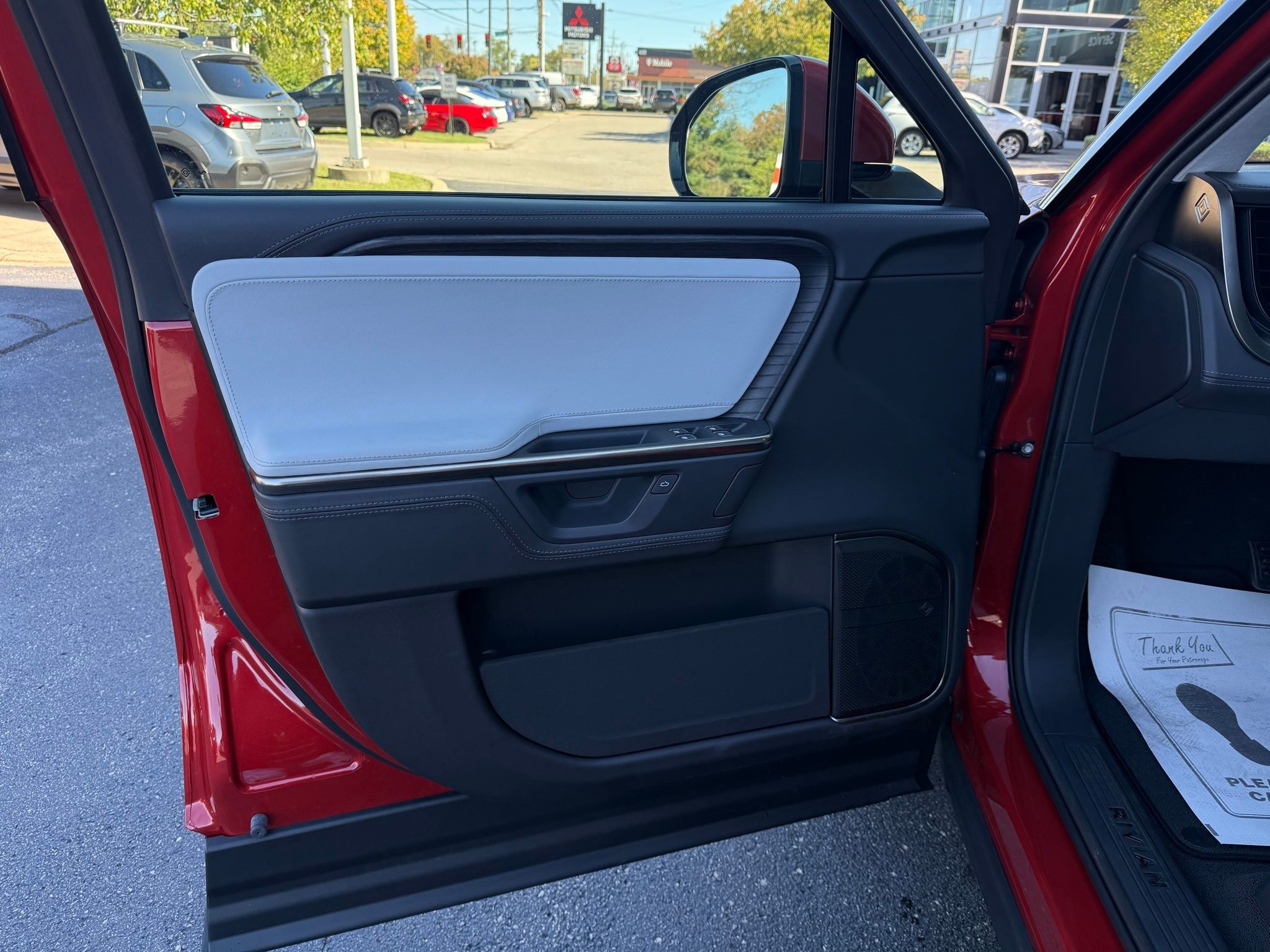 Rivian R1S  2025 Rivian R1S  2025