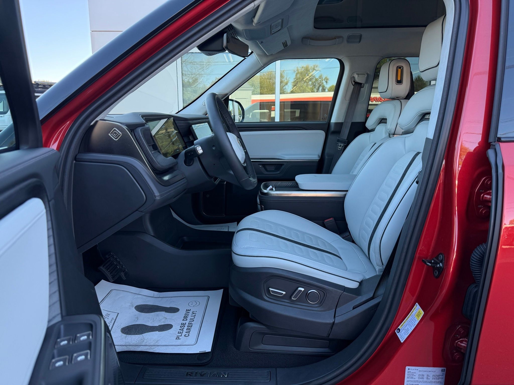 Rivian R1S  2025 Rivian R1S  2025