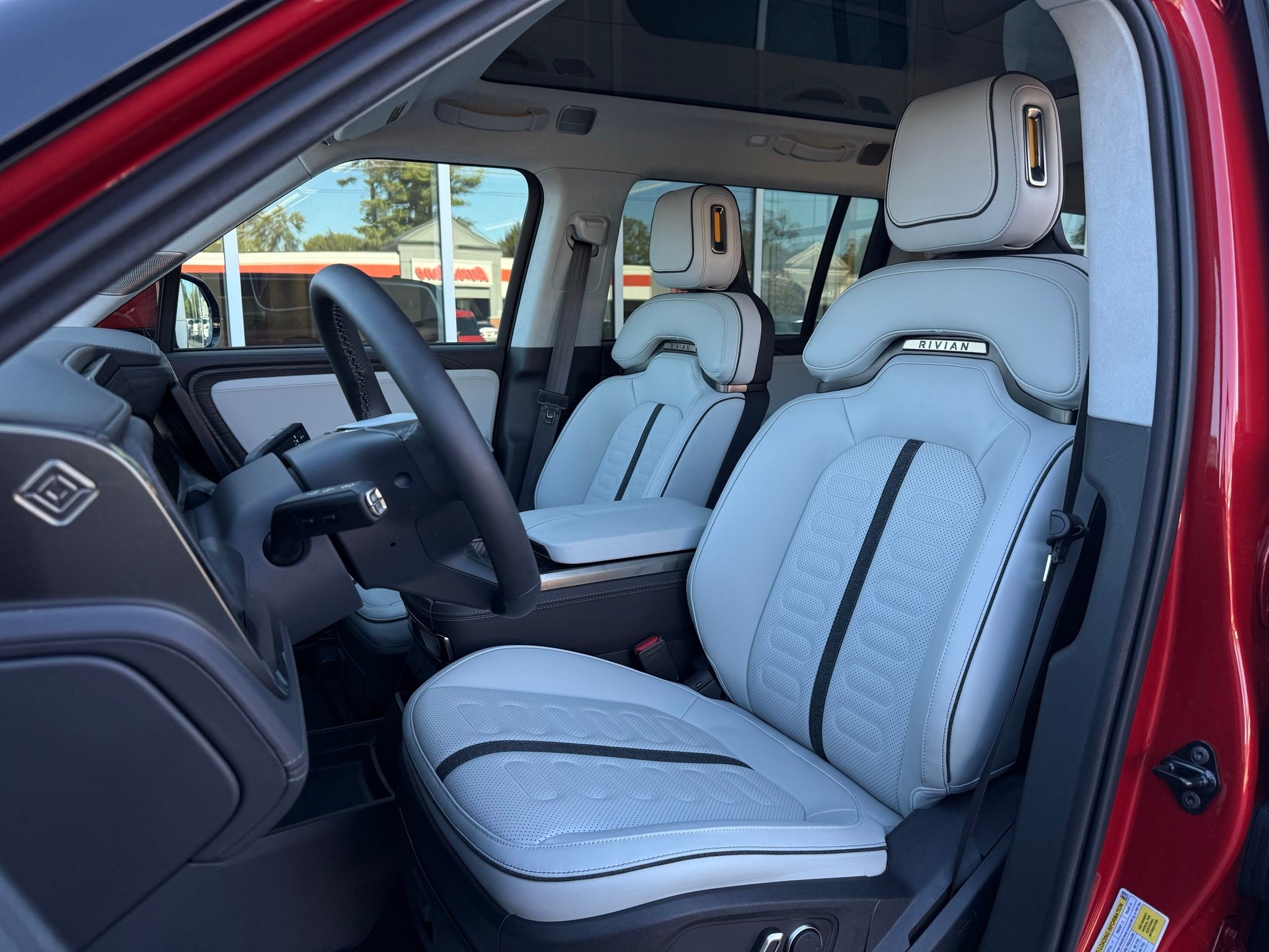 Rivian R1S  2025 Rivian R1S  2025