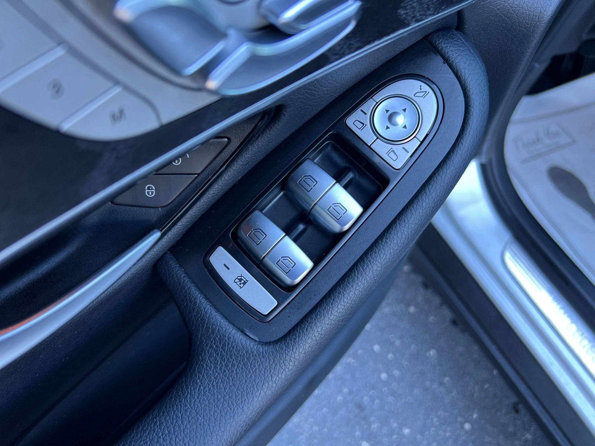 Mercedes-Benz GLC  2018 Mercedes-Benz GLC  2018