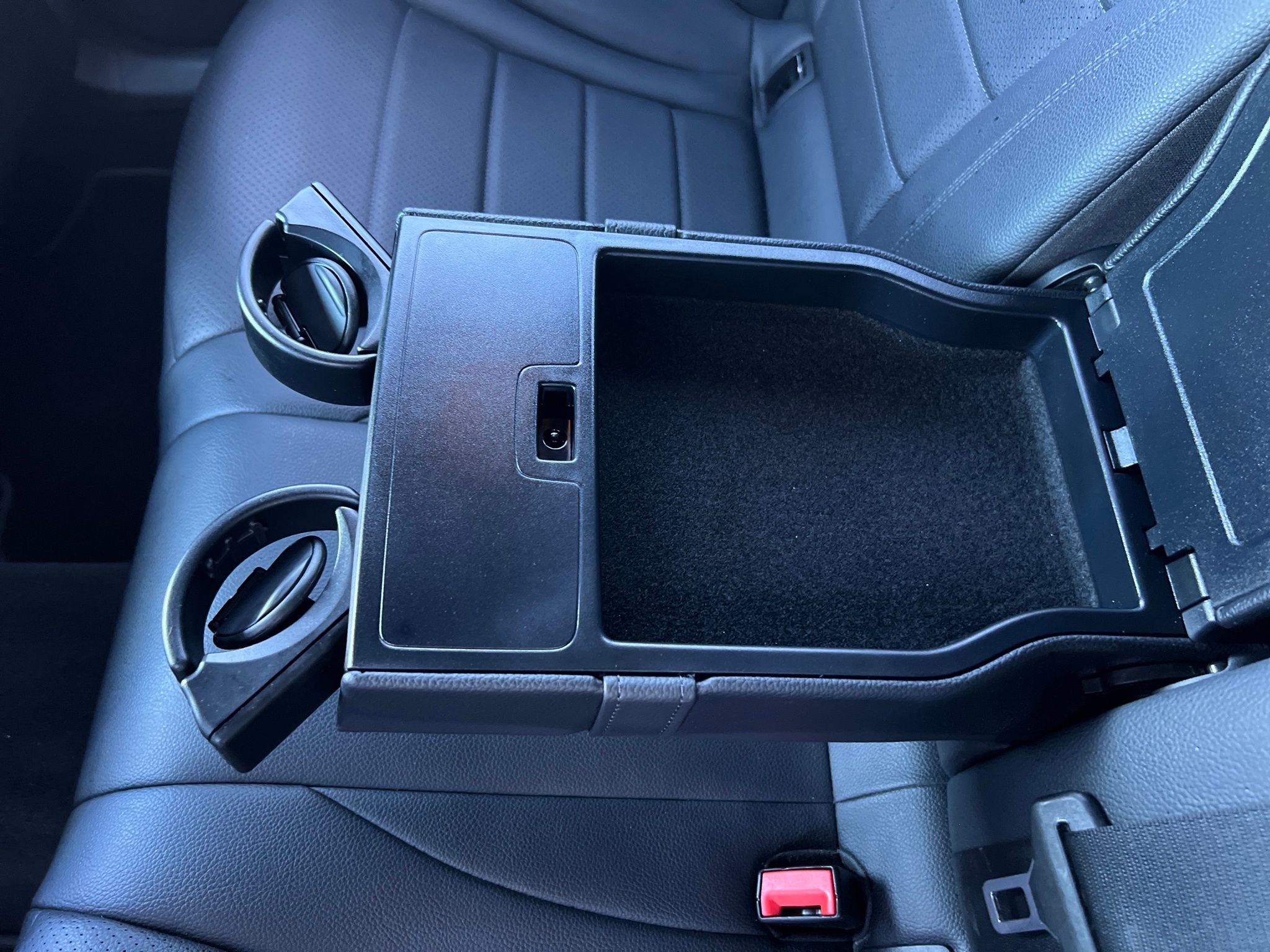 Mercedes-Benz GLC  2018 Mercedes-Benz GLC  2018