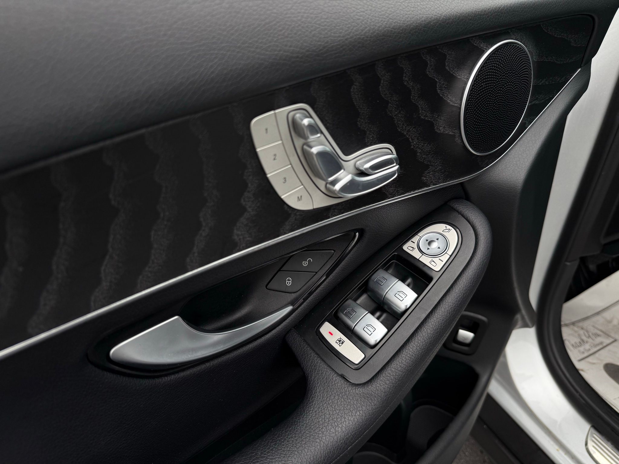 Mercedes-Benz GLC  2018 Mercedes-Benz GLC  2018