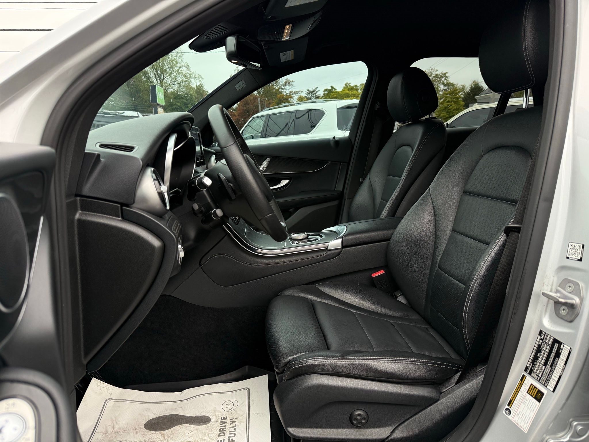 Mercedes-Benz GLC  2018 Mercedes-Benz GLC  2018