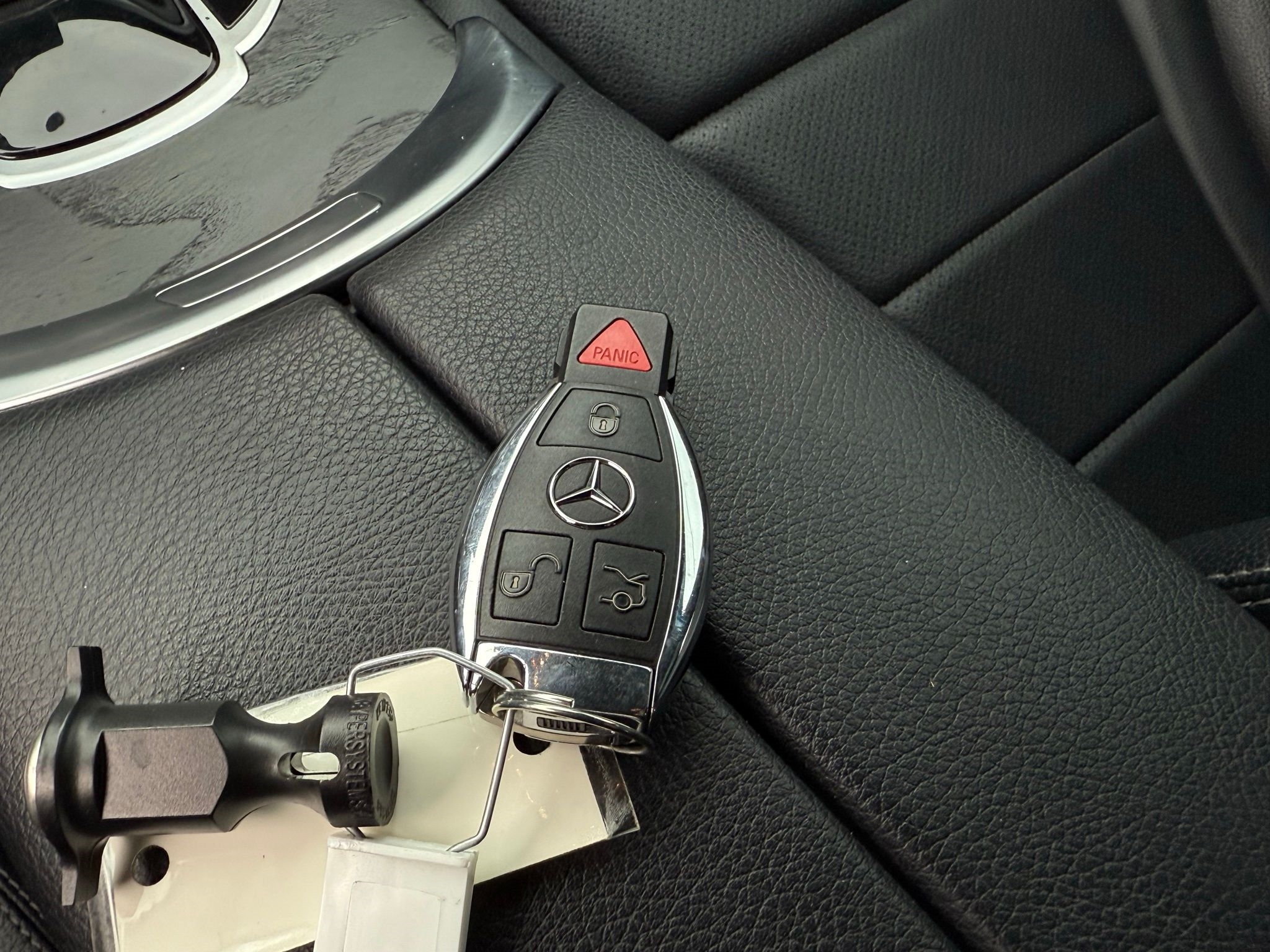 Mercedes-Benz GLC  2018 Mercedes-Benz GLC  2018