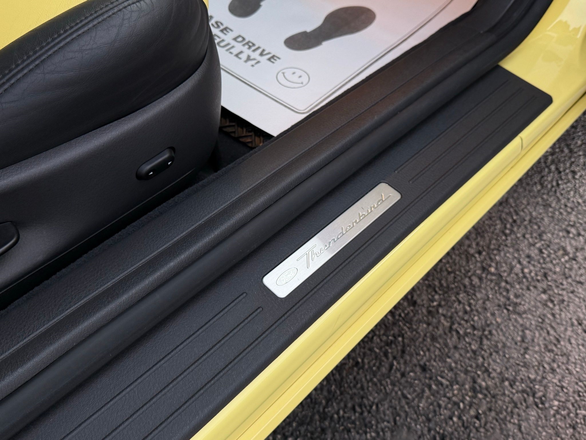 Ford Thunderbird  2002