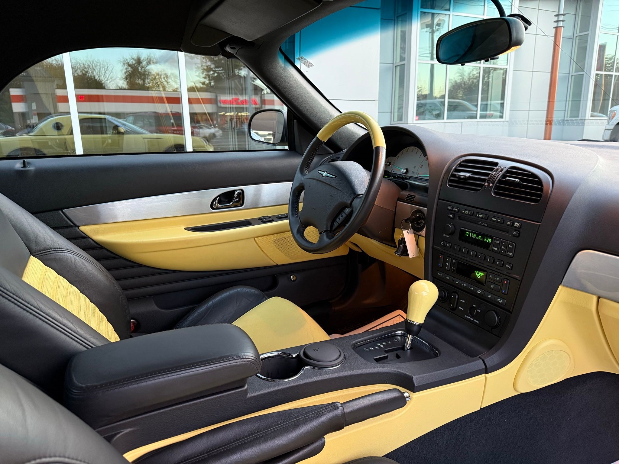 Ford Thunderbird  2002