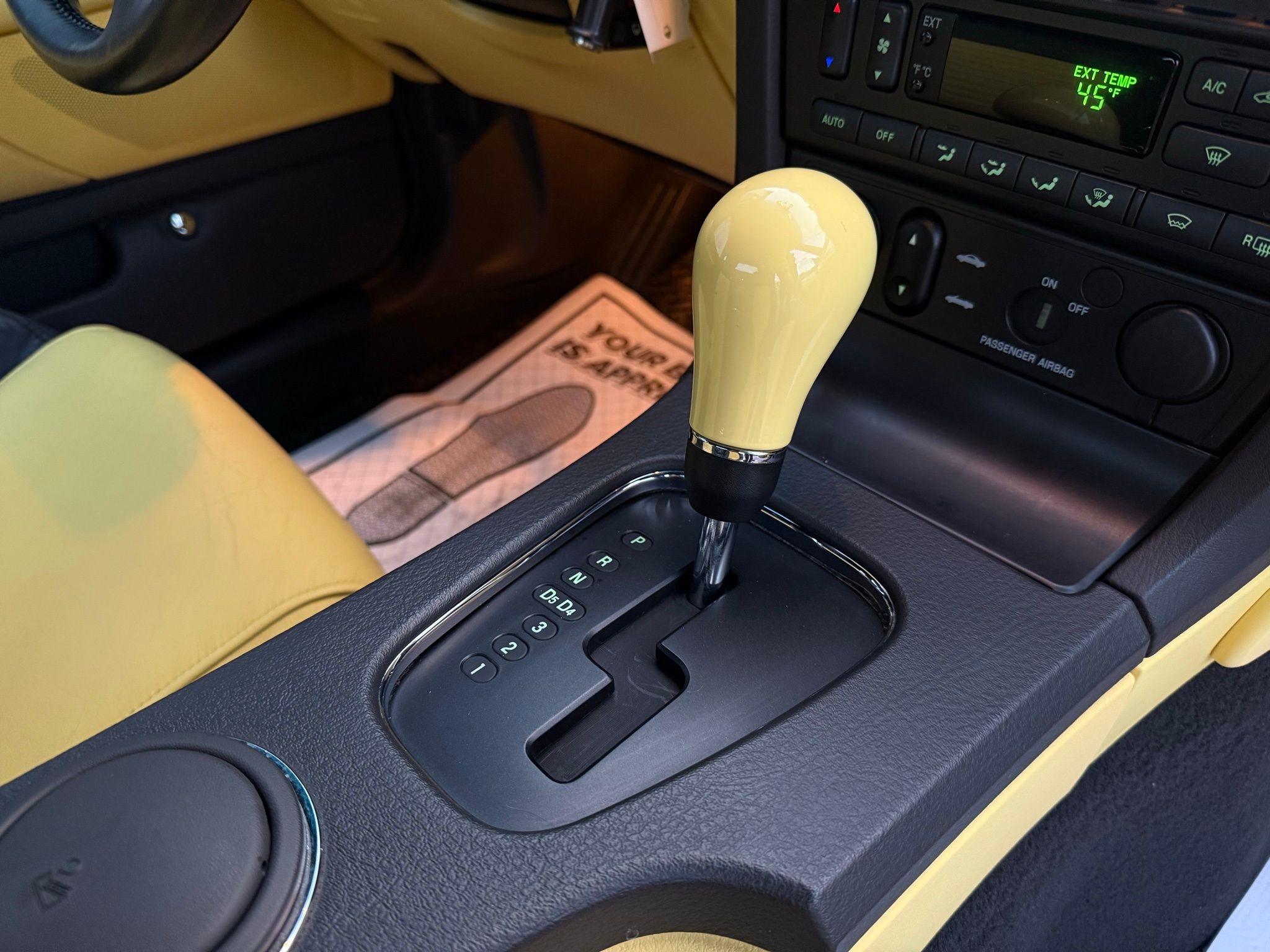 Ford Thunderbird  2002