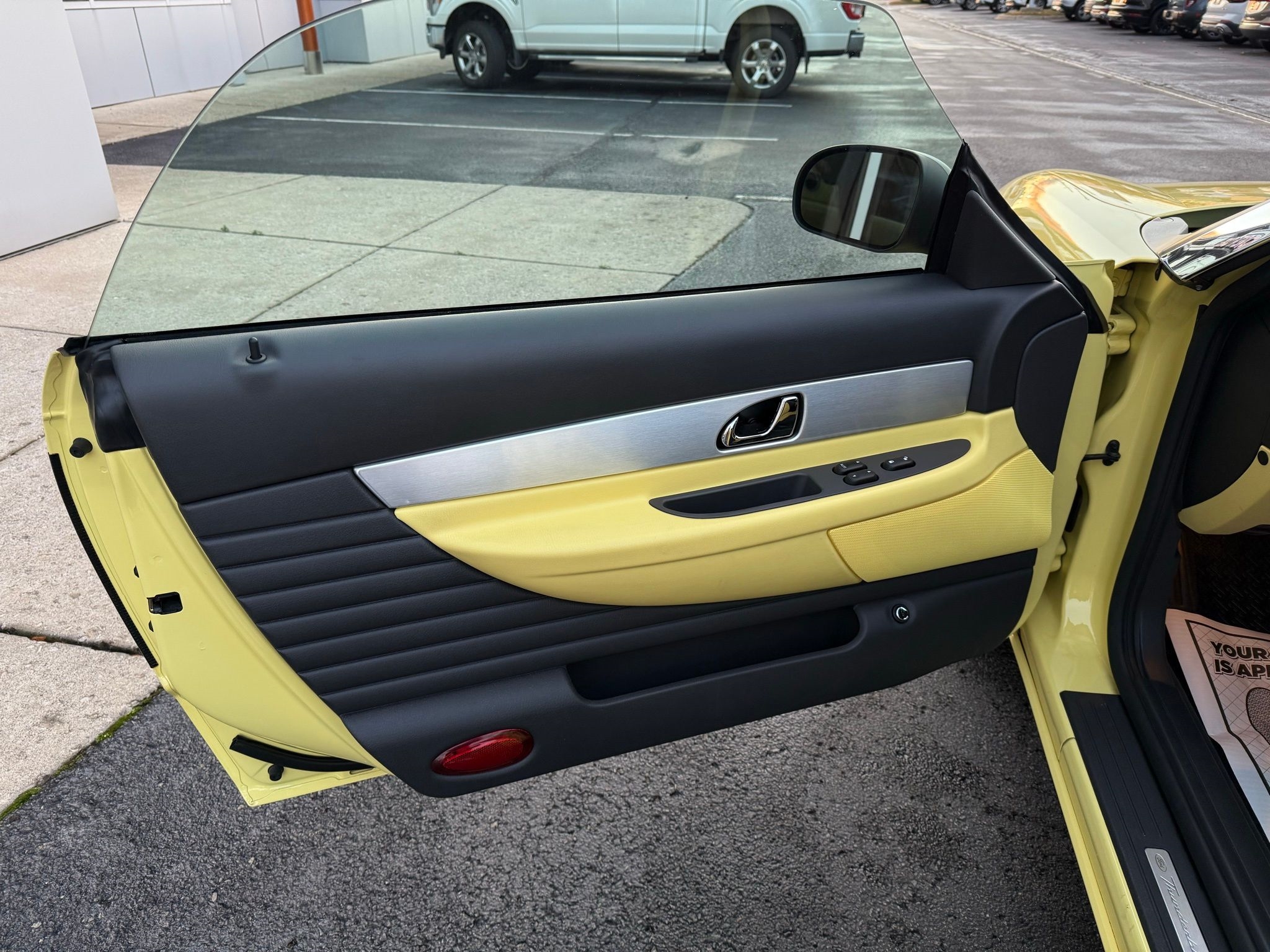 Ford Thunderbird  2002