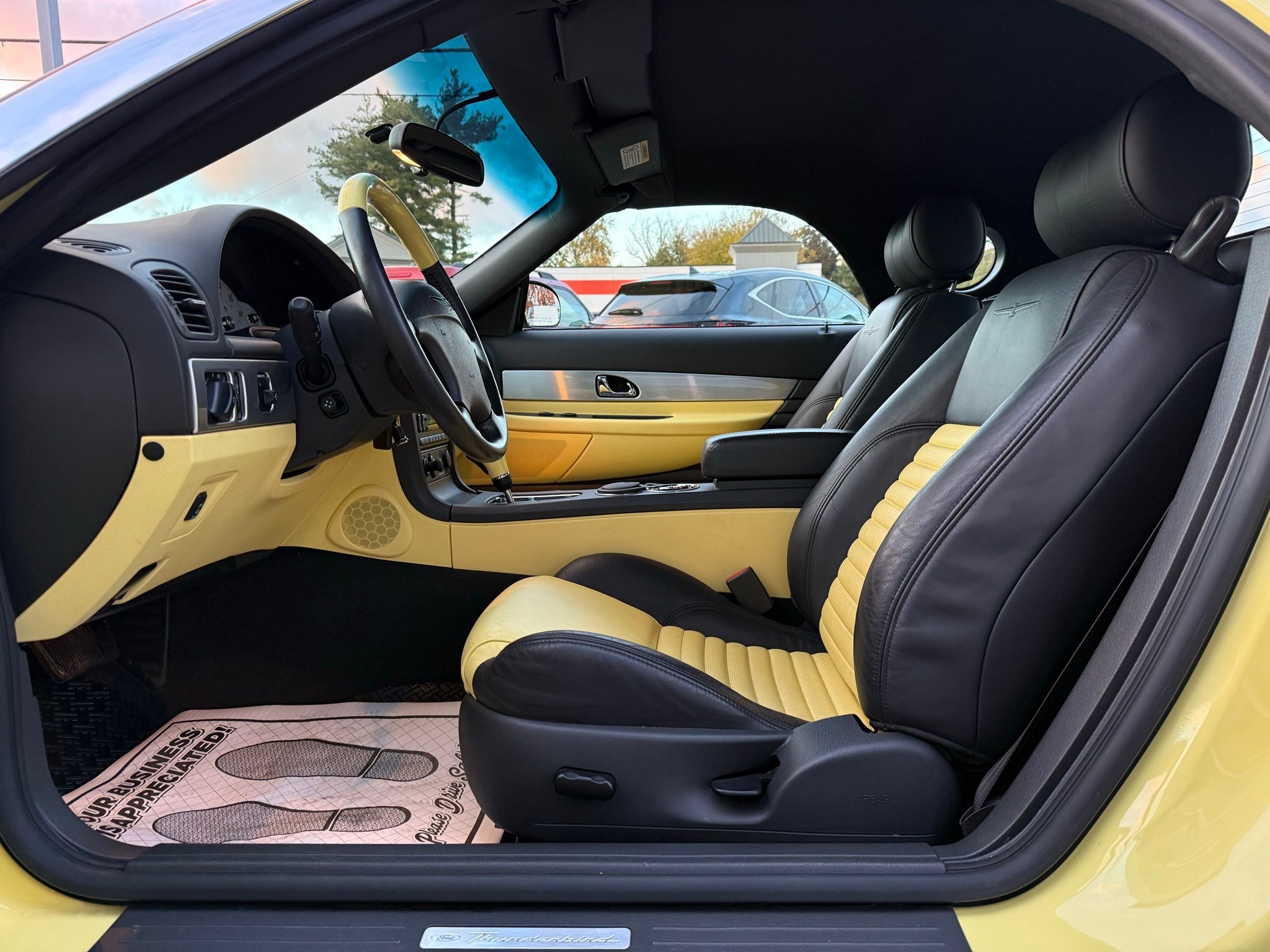 Ford Thunderbird  2002