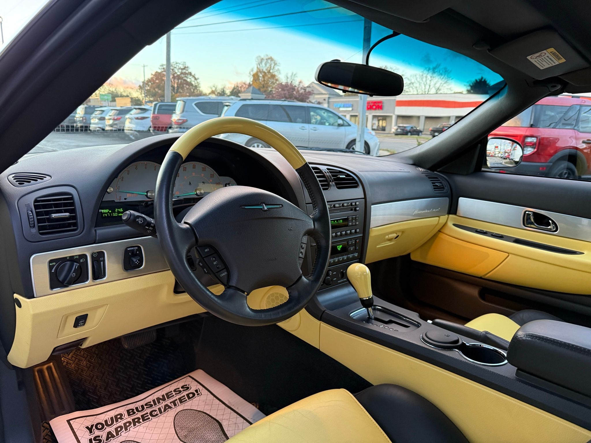 Ford Thunderbird  2002