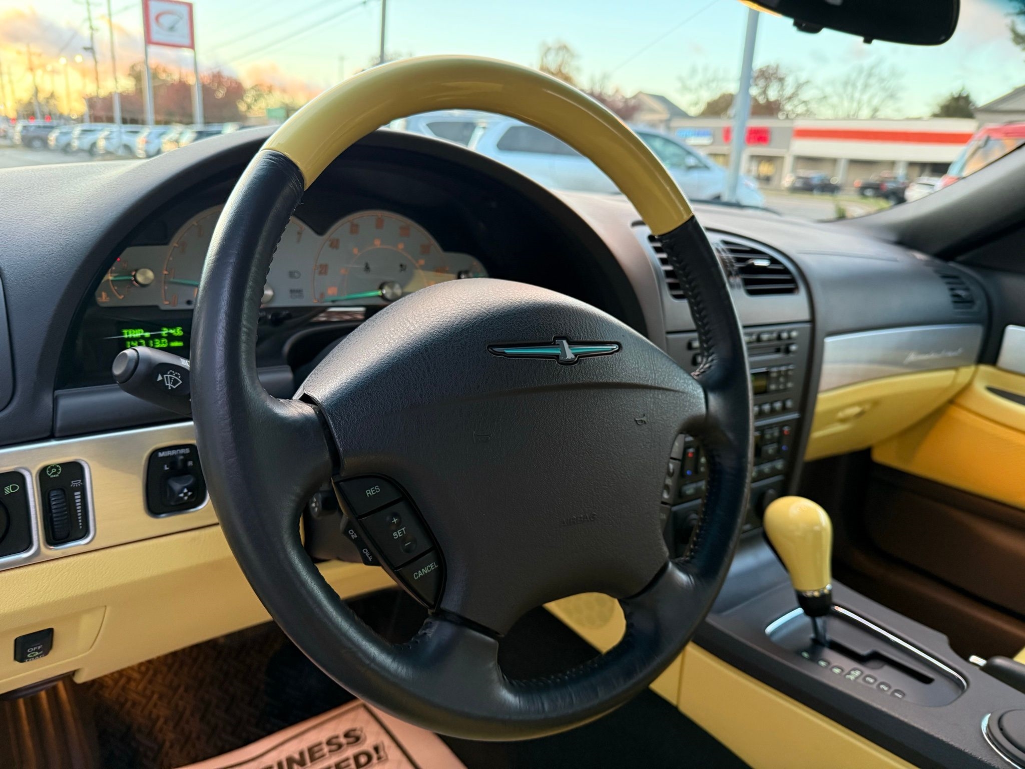 Ford Thunderbird  2002