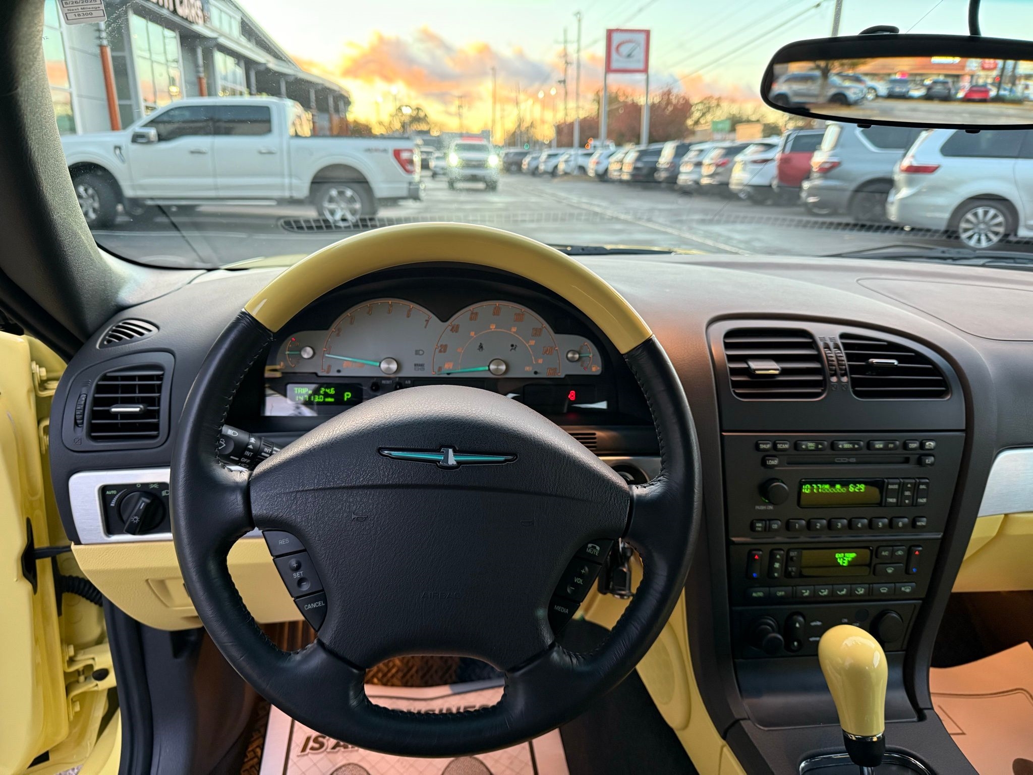 Ford Thunderbird  2002