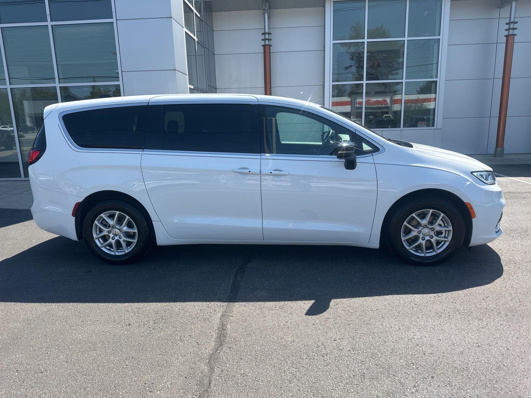 Chrysler Pacifica  2025