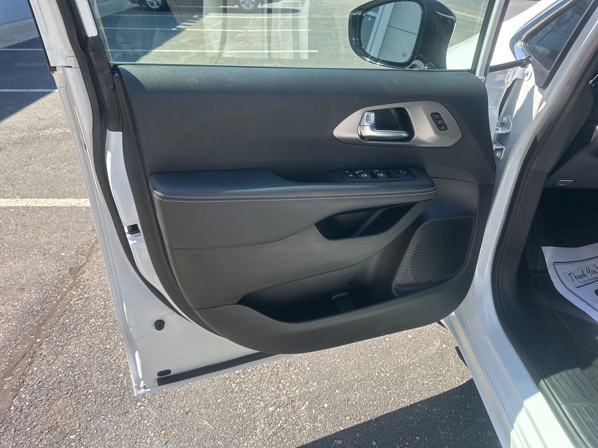 Chrysler Pacifica  2025