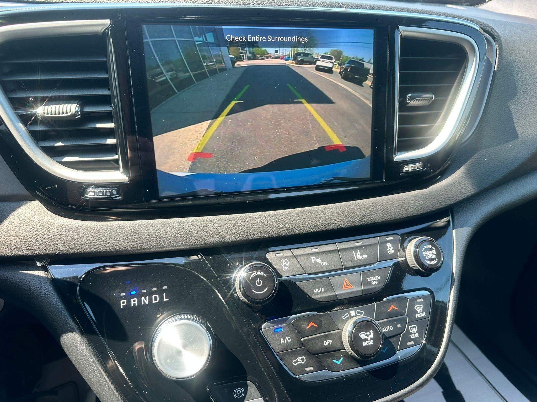 Chrysler Pacifica  2025