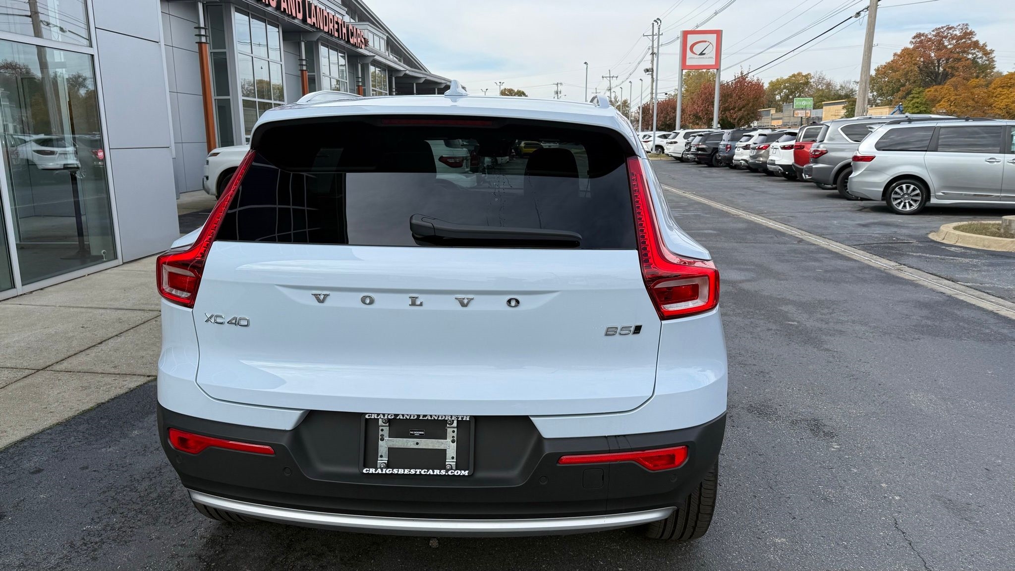 2025 Volvo XC40 Plus photo 4