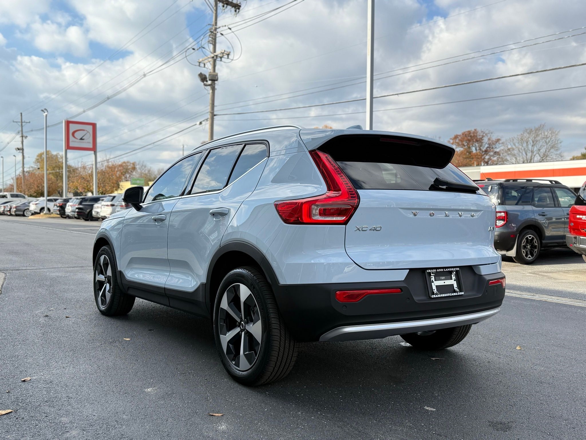 Volvo XC40  2025