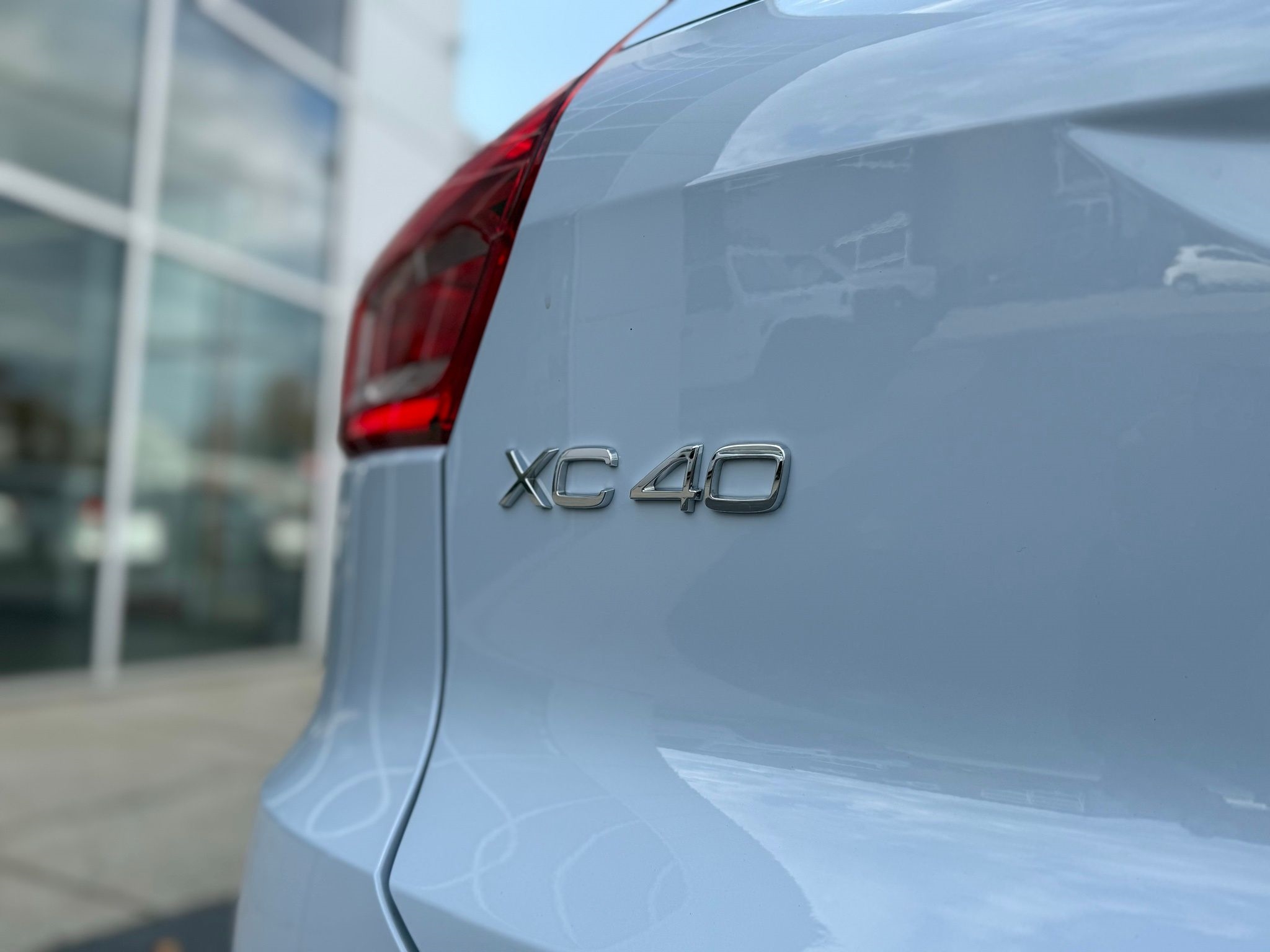 Volvo XC40  2025