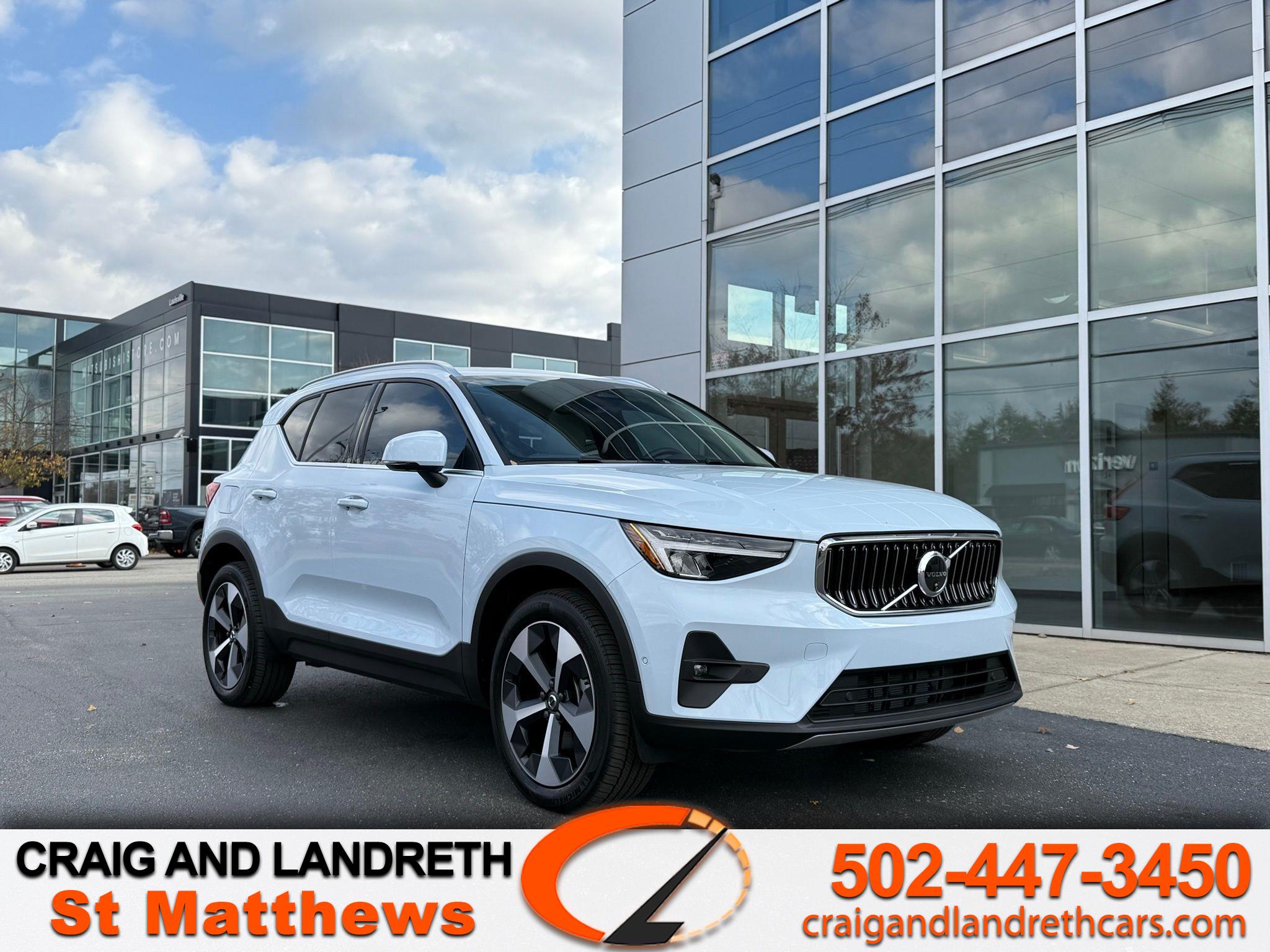 Volvo XC40  2025