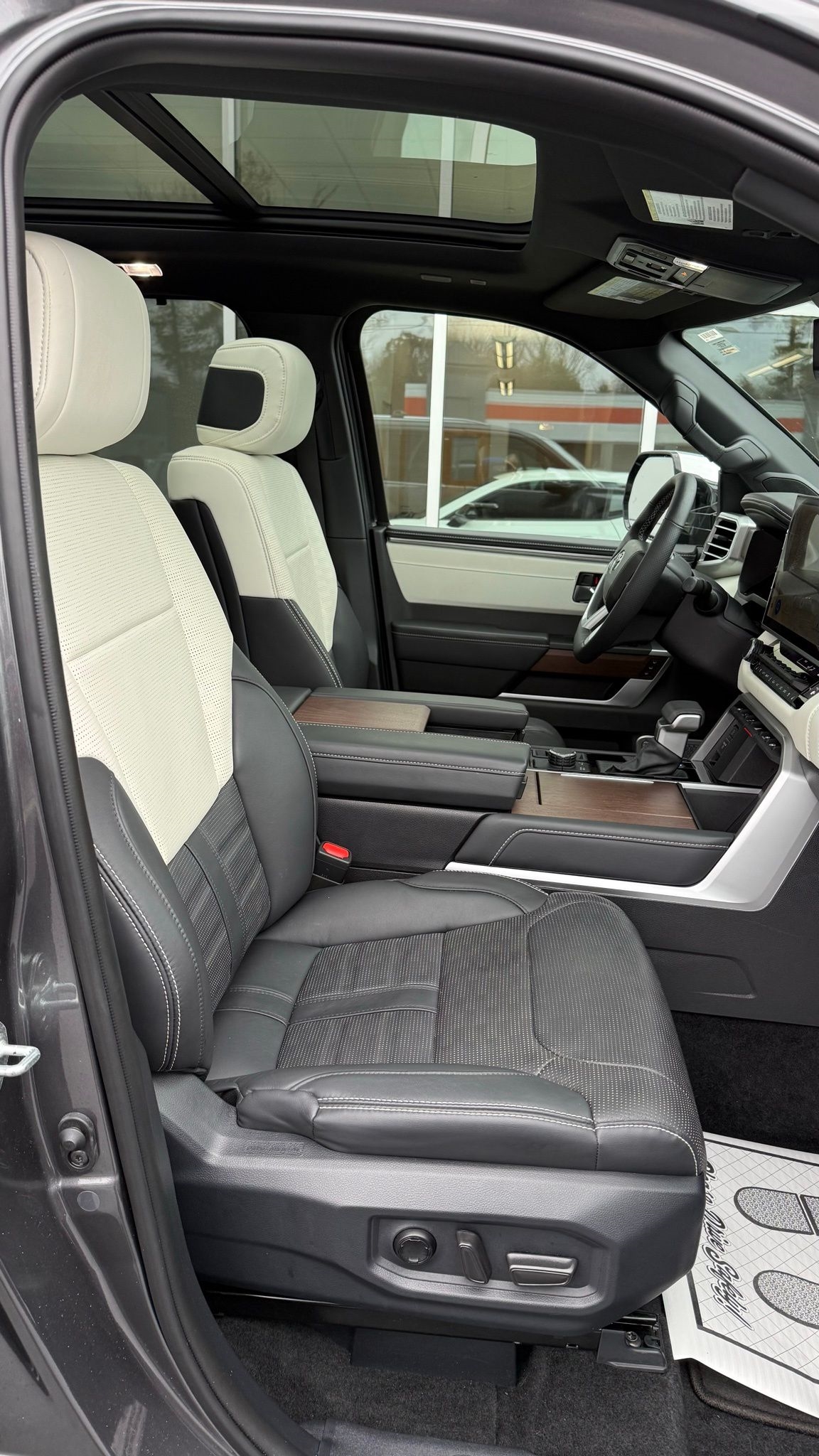 Toyota Sequoia  2025