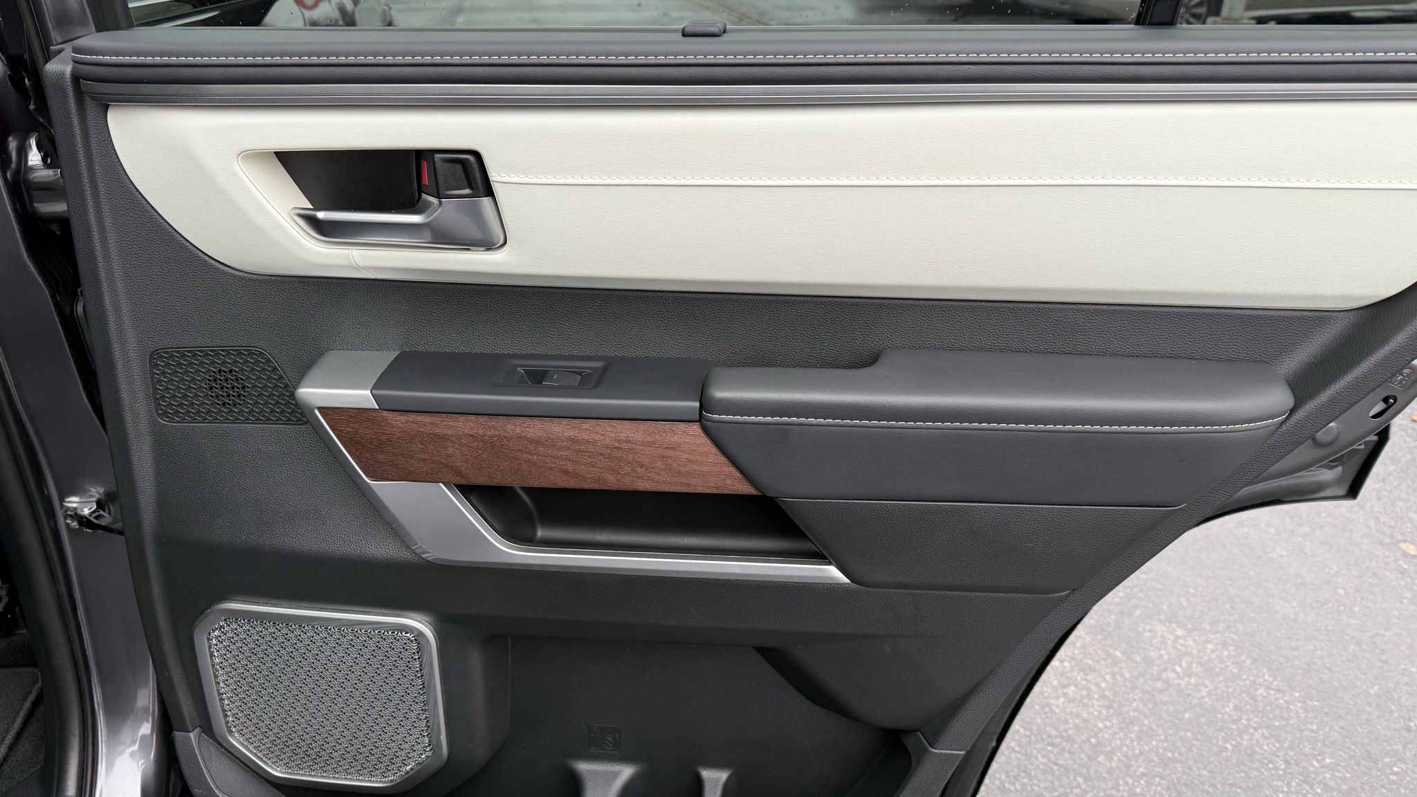 Toyota Sequoia  2025