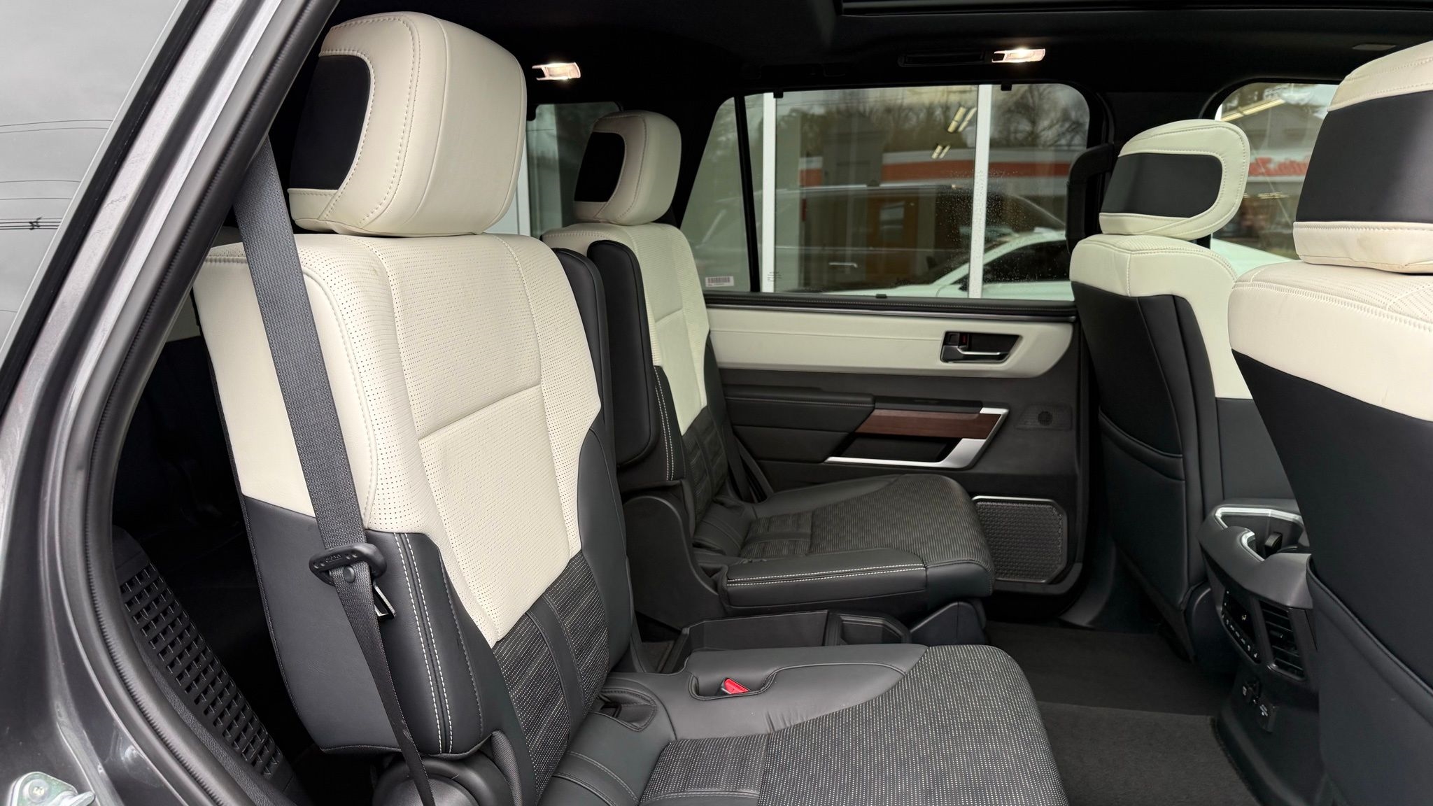 Toyota Sequoia  2025