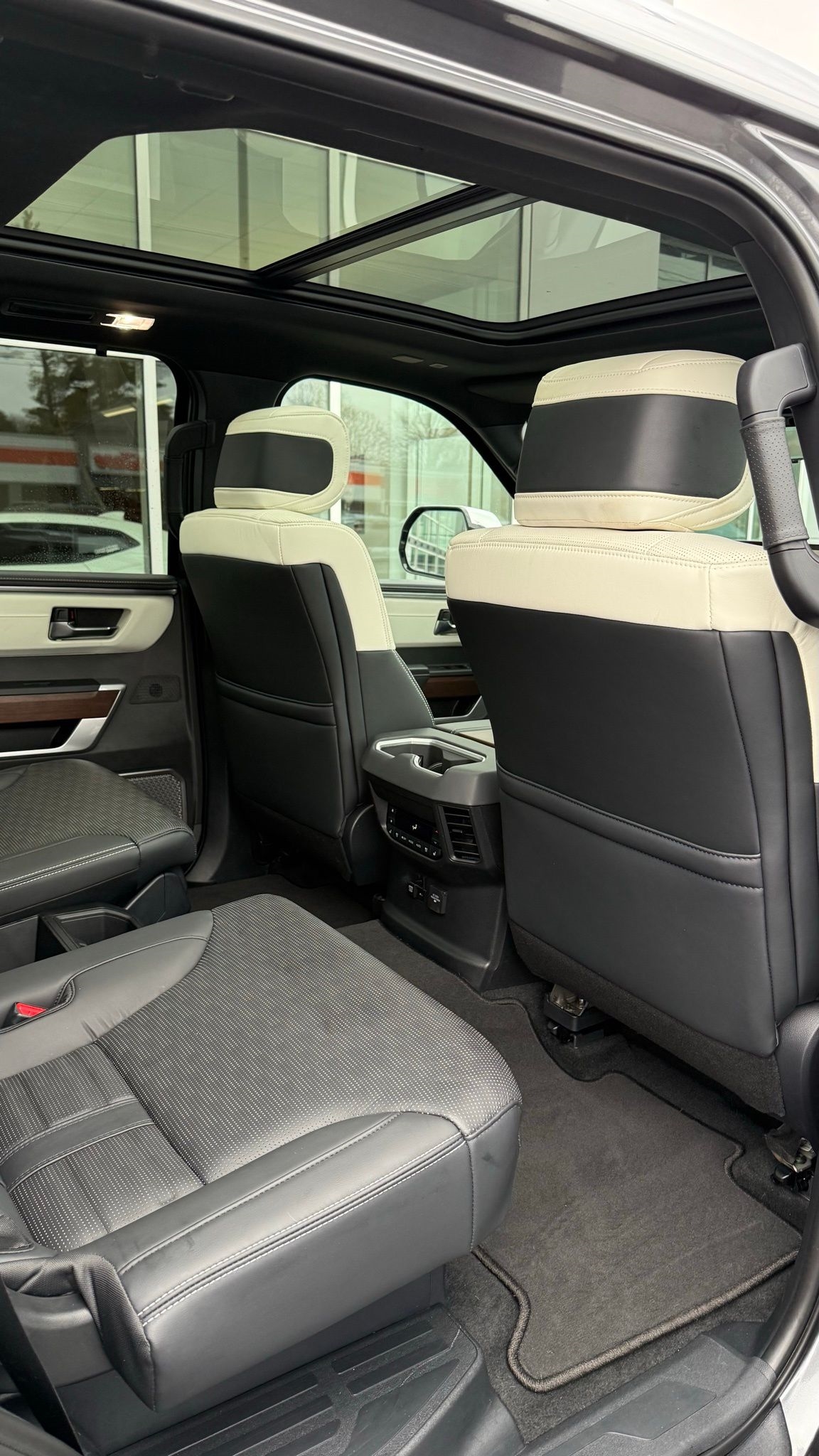 Toyota Sequoia  2025