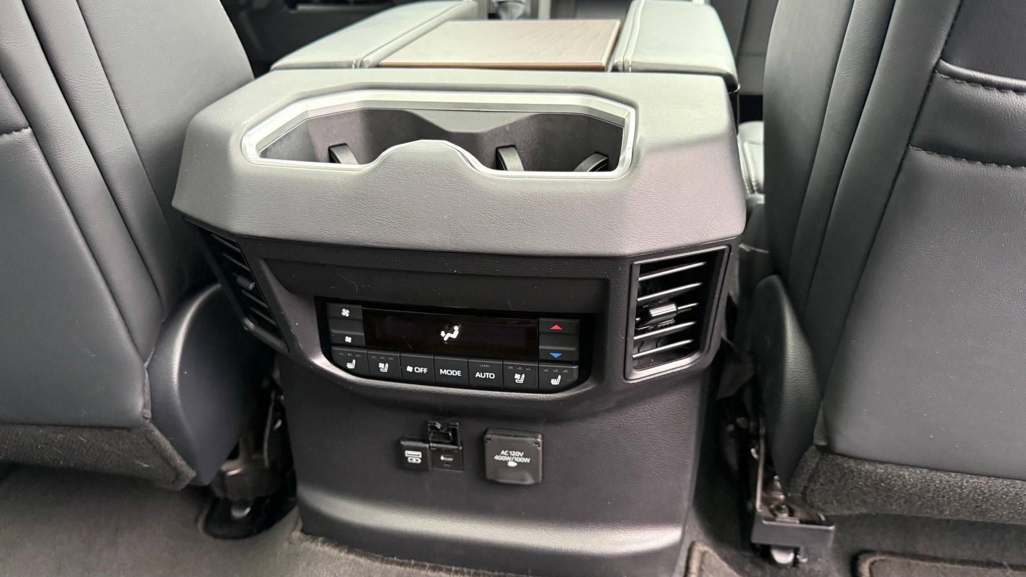 Toyota Sequoia  2025