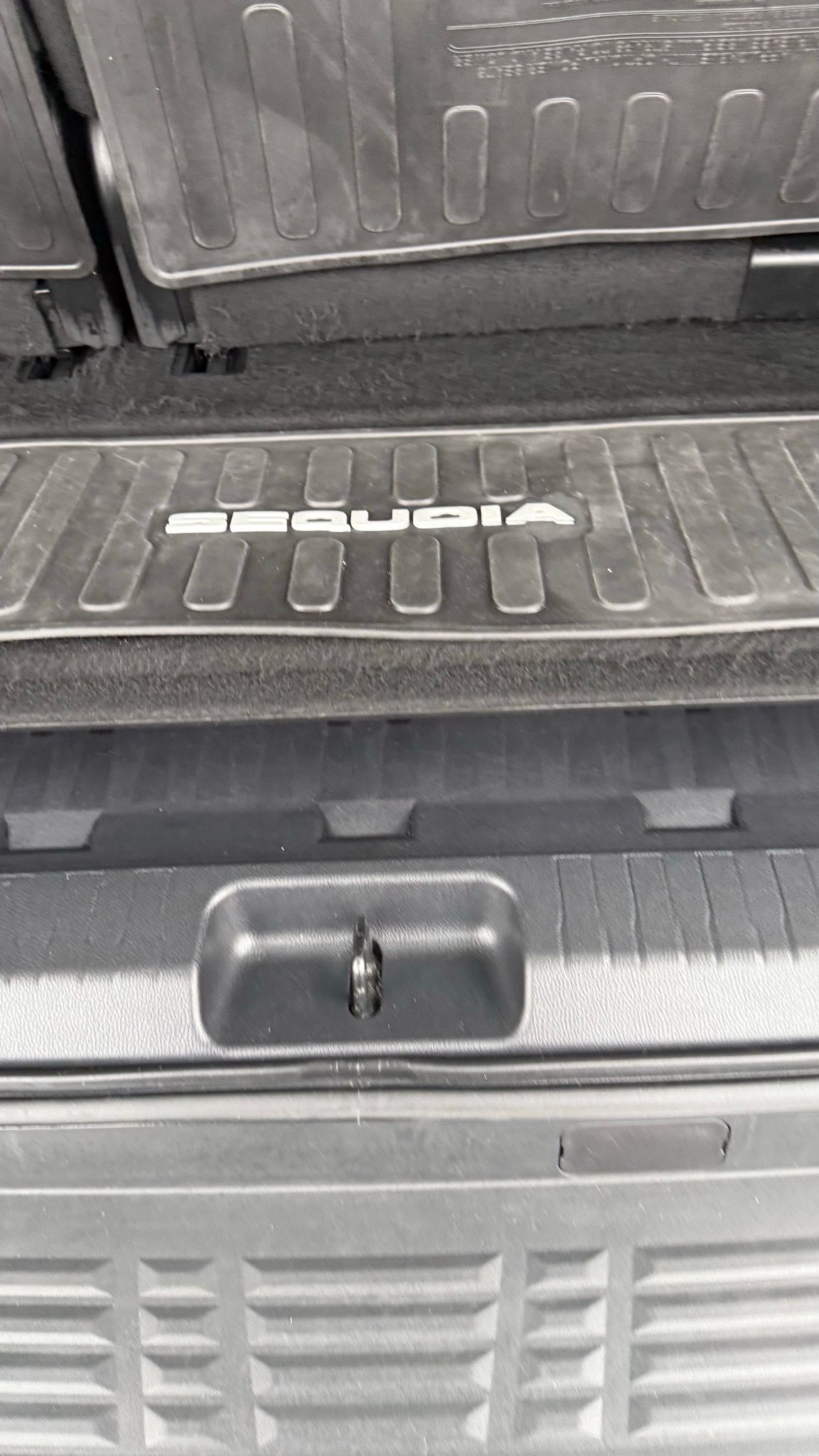 Toyota Sequoia  2025