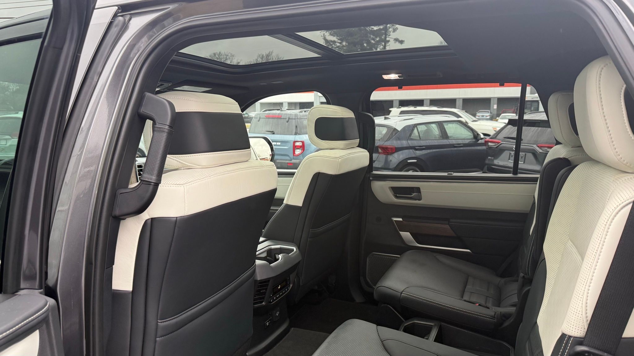 Toyota Sequoia  2025