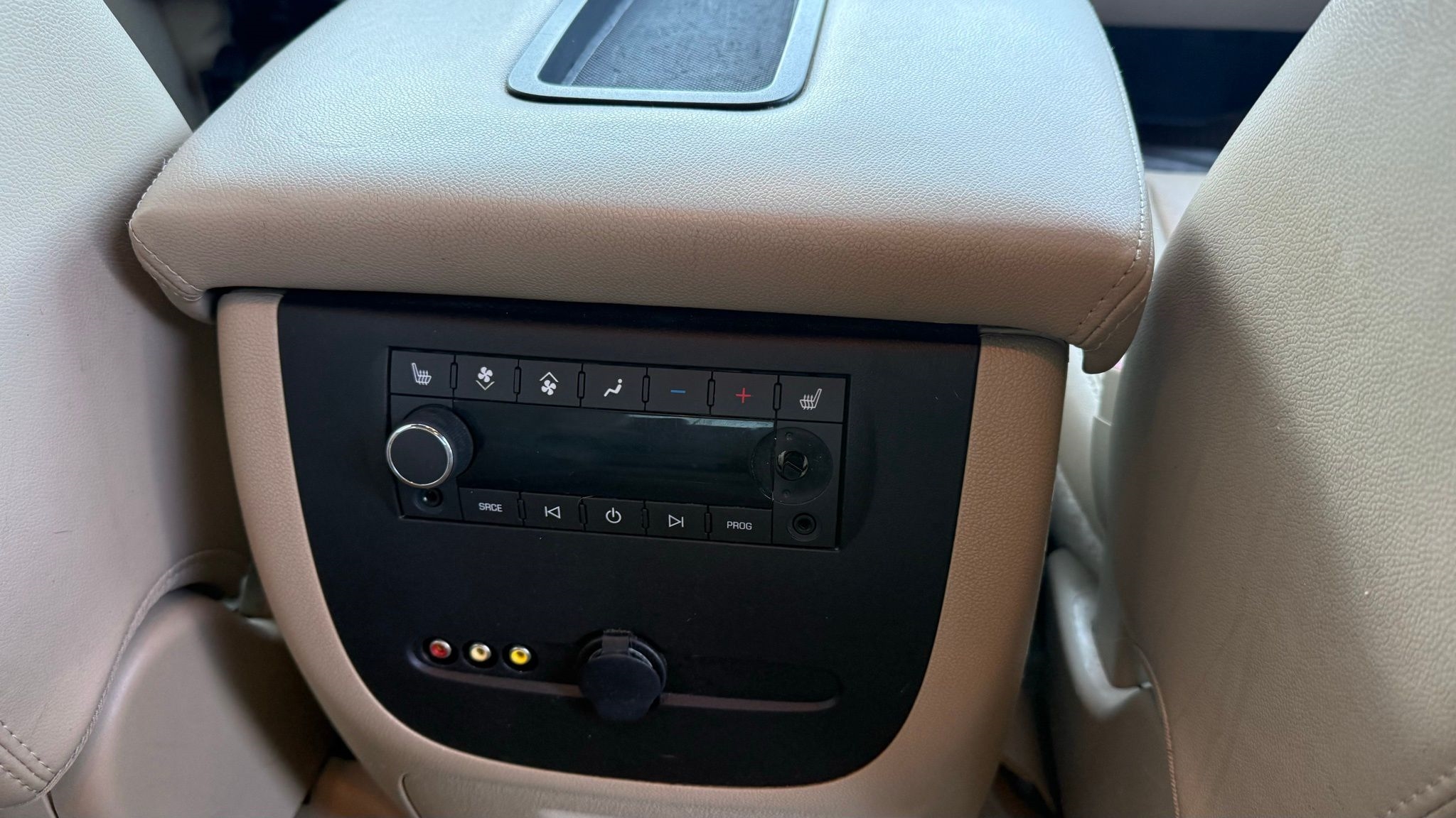 Chevrolet Tahoe  2014