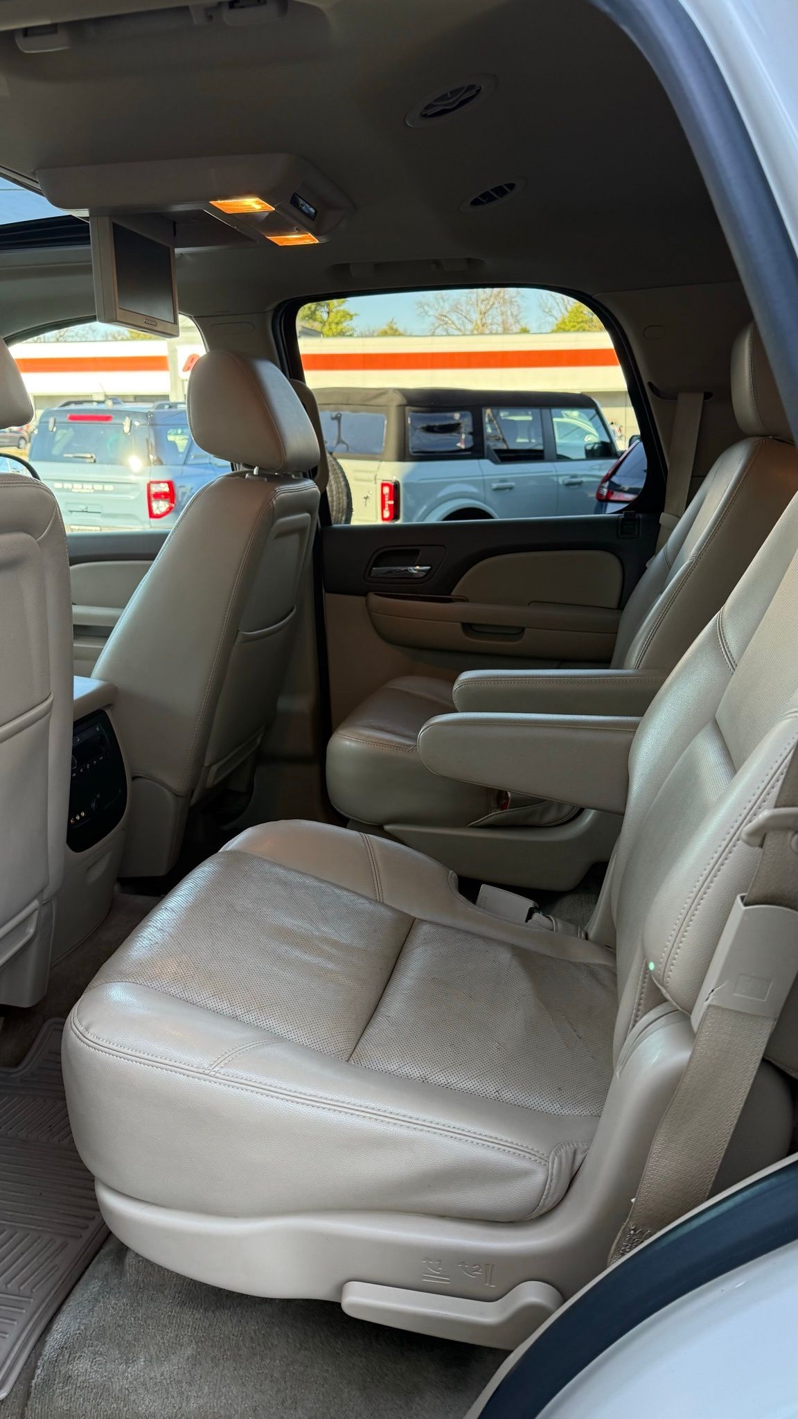 Chevrolet Tahoe  2014