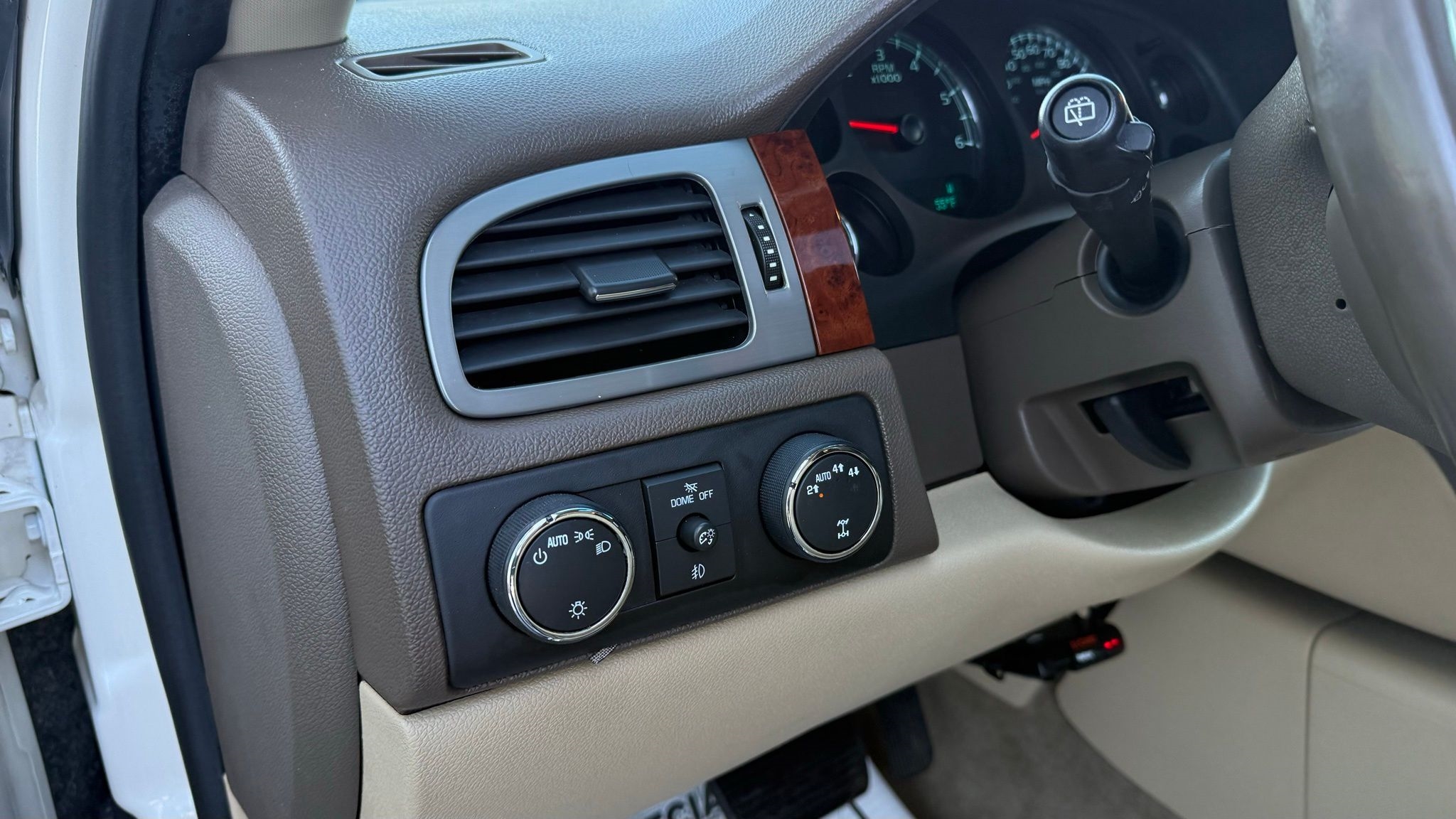 Chevrolet Tahoe  2014