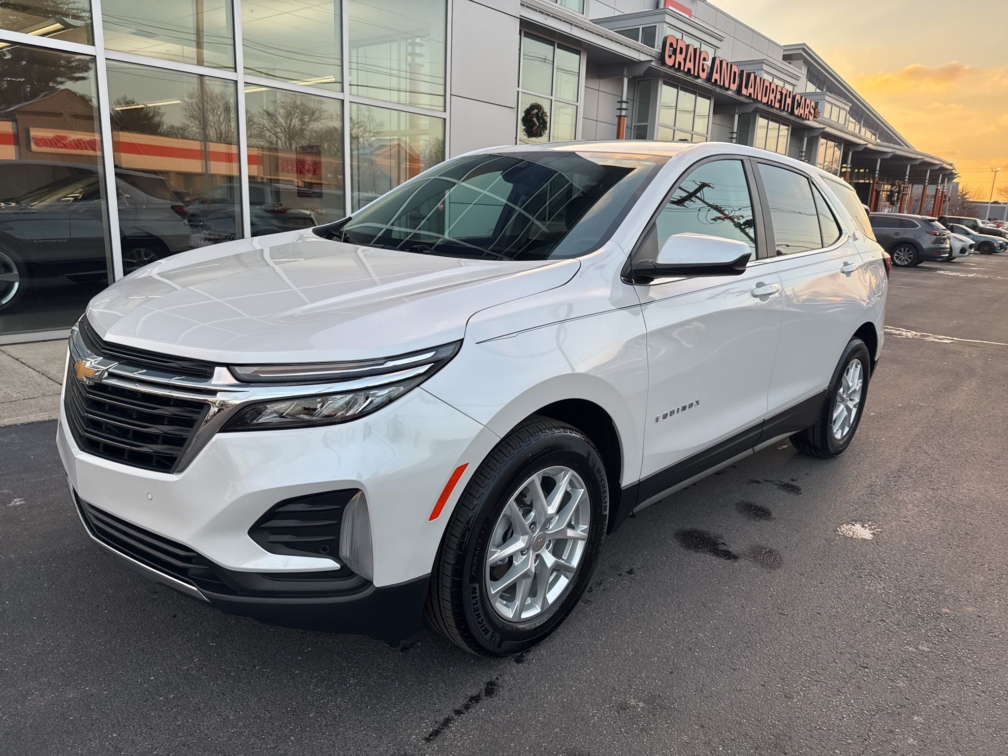 2022 Chevrolet Equinox LT photo 2