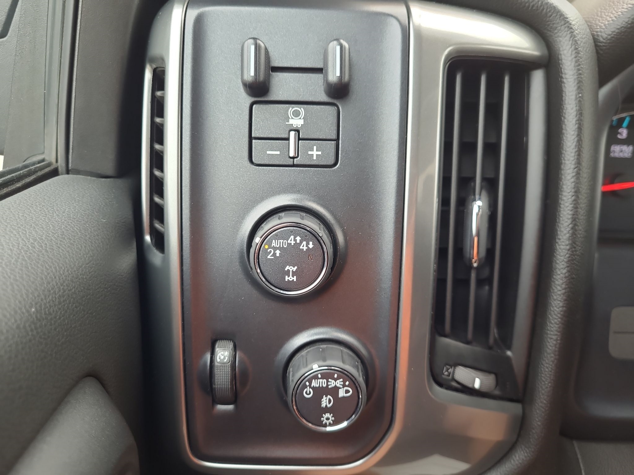 Chevrolet Silverado 1500  2018