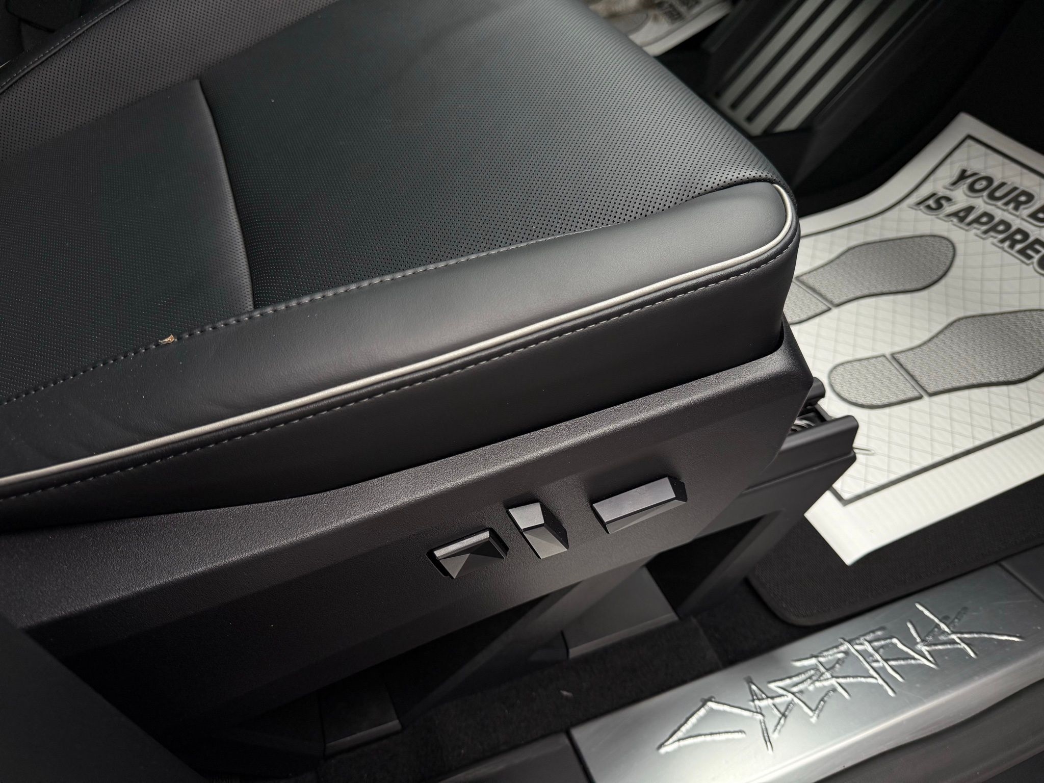 Tesla Cybertruck  2024