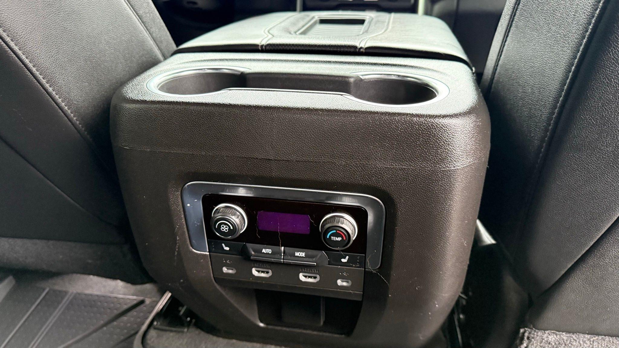 Chevrolet Tahoe  2021