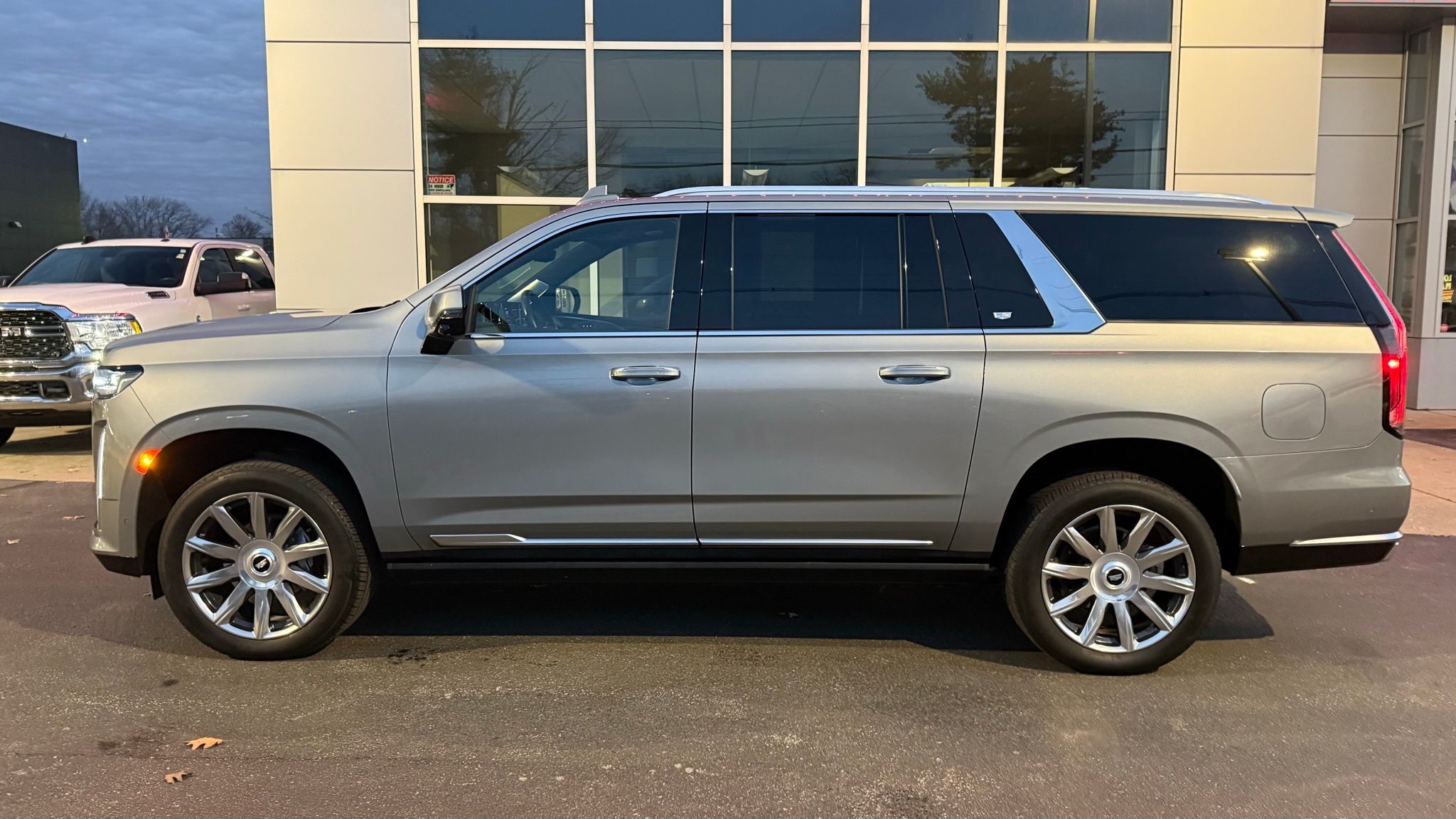 2024 Cadillac Escalade ESV Premium Luxury Platinum