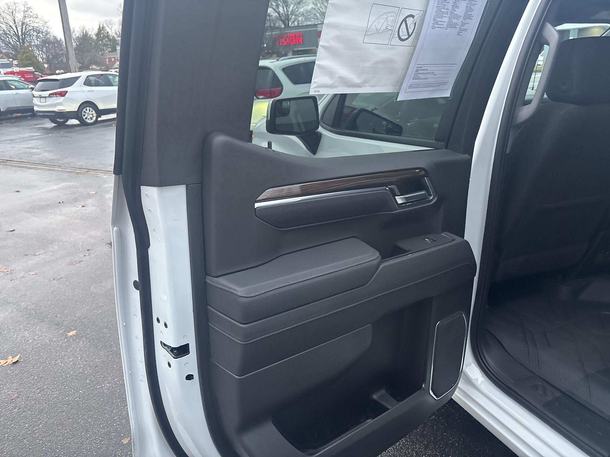 Chevrolet Silverado 1500  2025