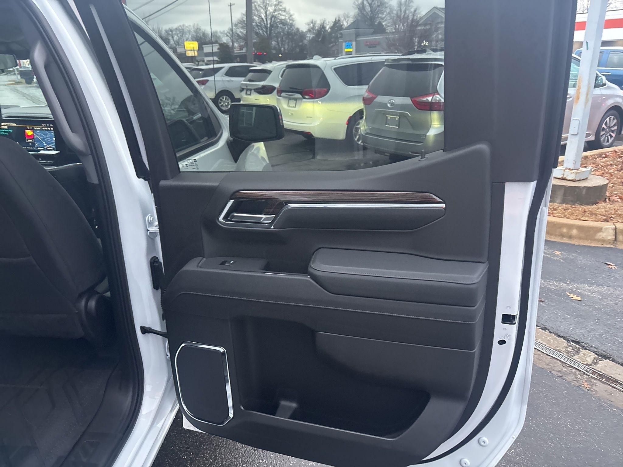 Chevrolet Silverado 1500  2025