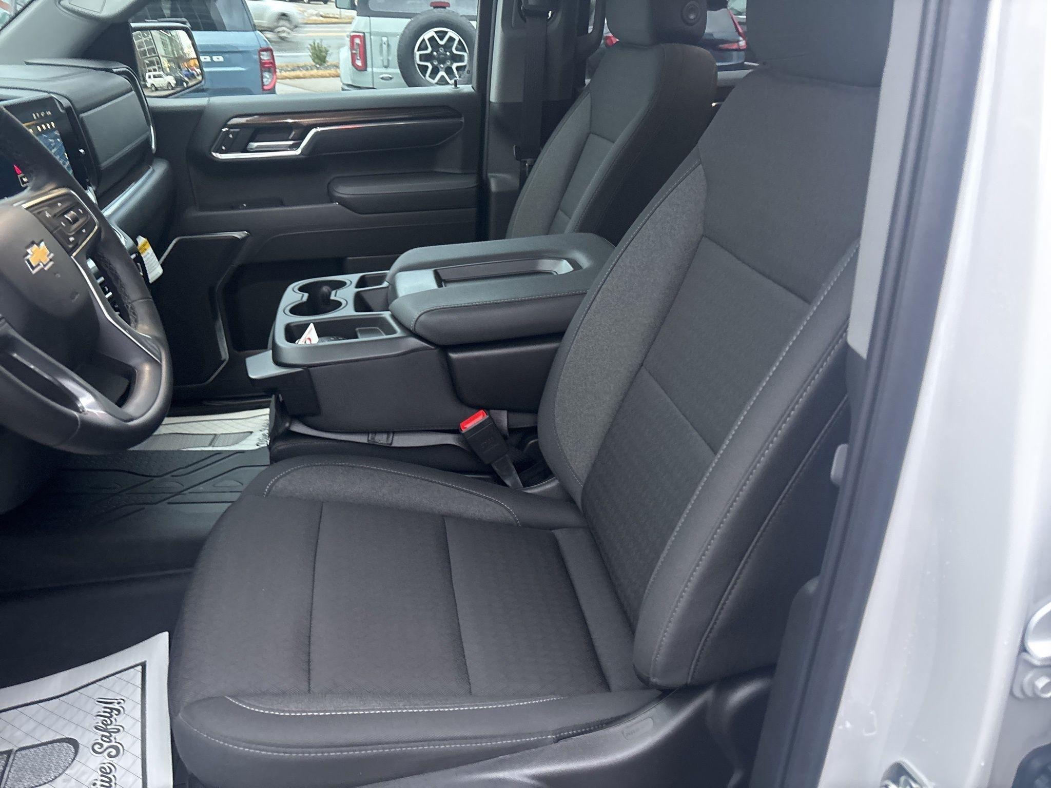 Chevrolet Silverado 1500  2025